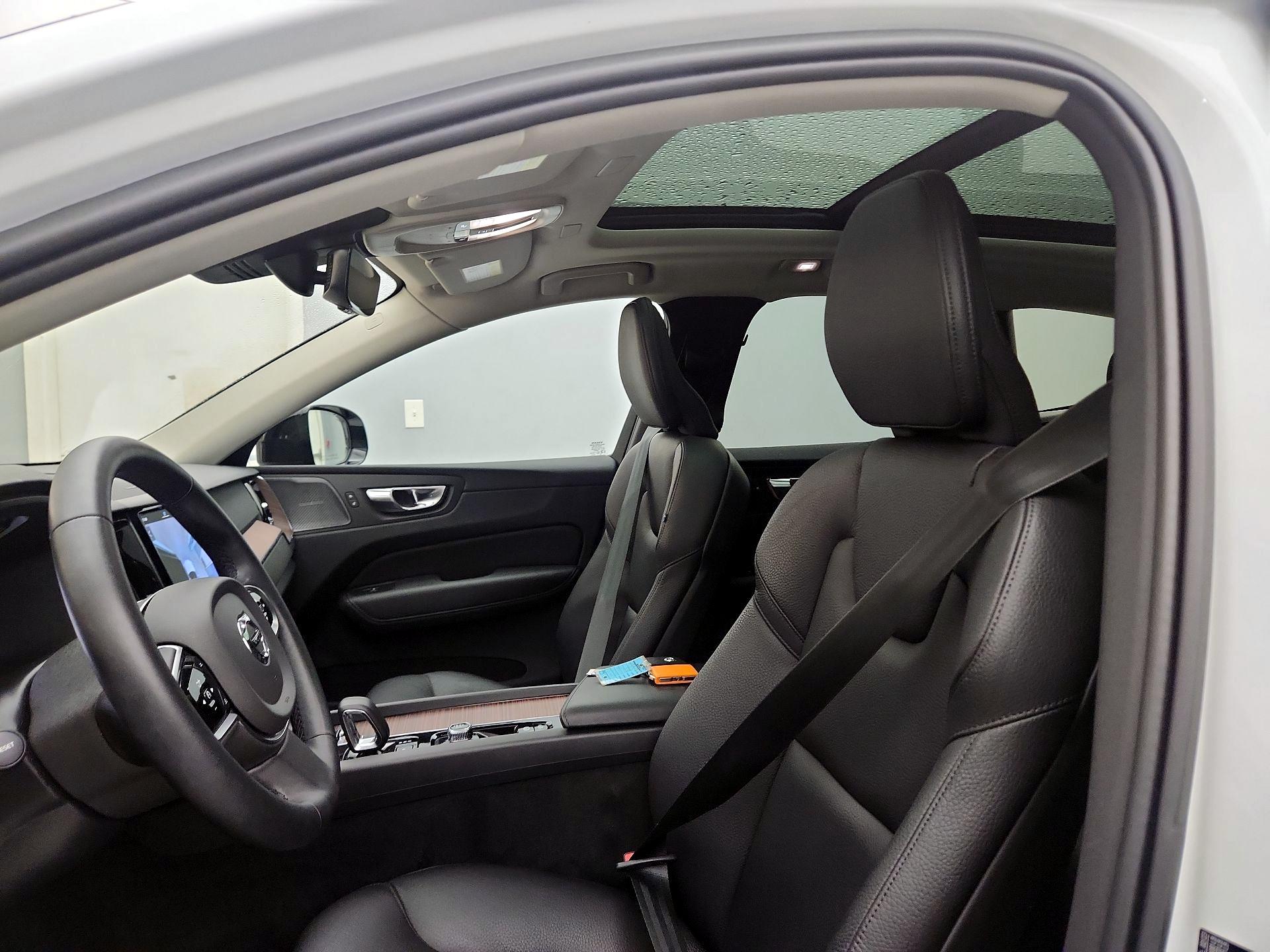 Thumbnail: 2023 Volvo XC60 - 18