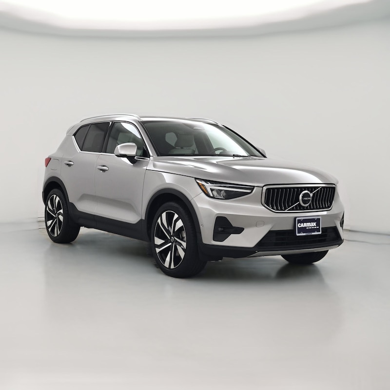 2023 Volvo XC40 B5 Ultimate Bright Theme