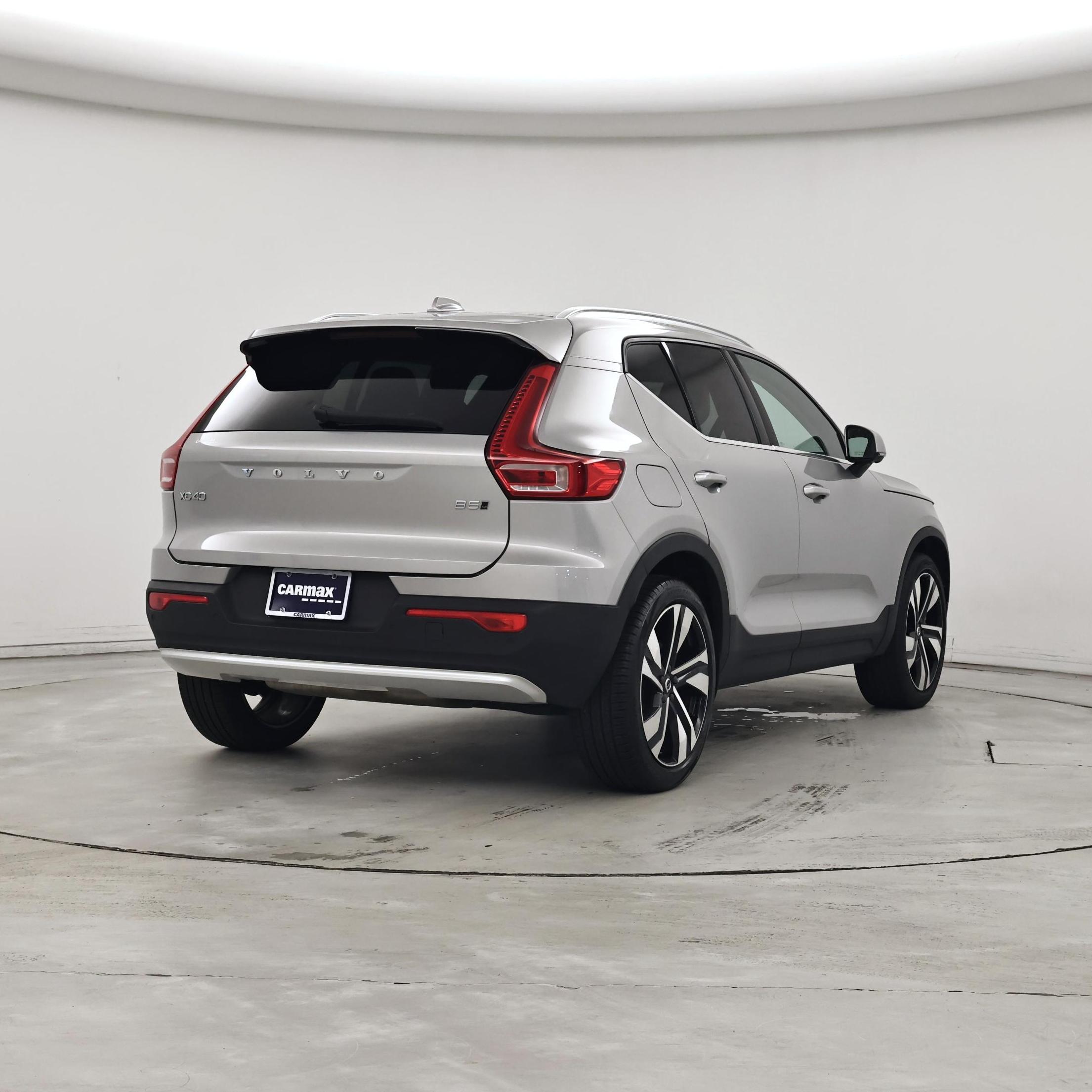 Thumbnail: 2023 Volvo XC40 - 8