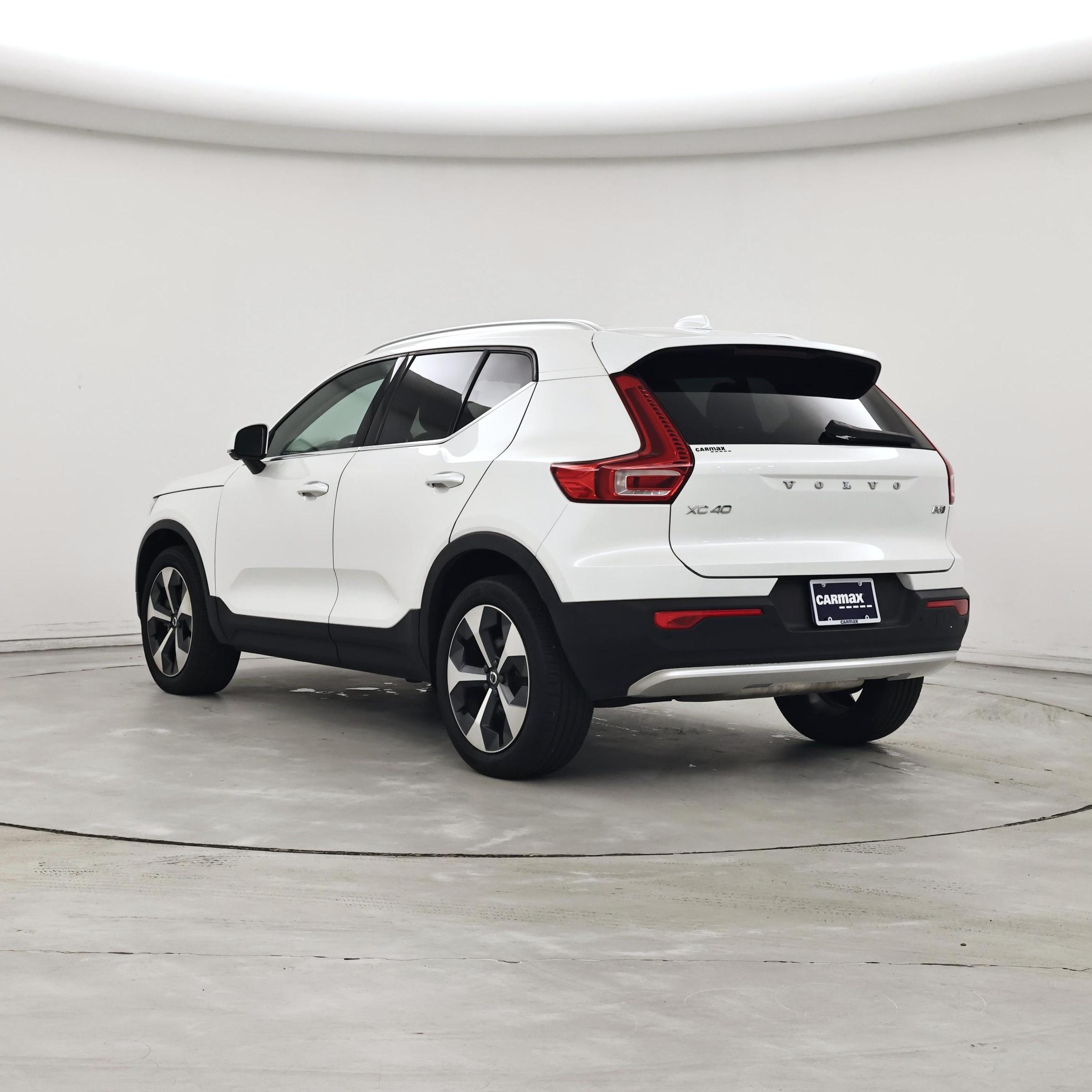 Thumbnail: 2024 Volvo XC40 - 2