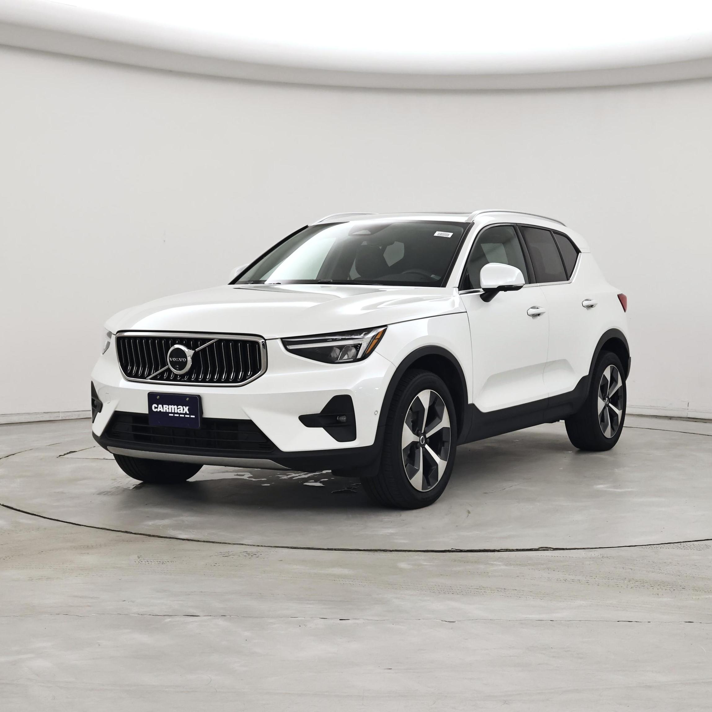 Thumbnail: 2024 Volvo XC40 - 4