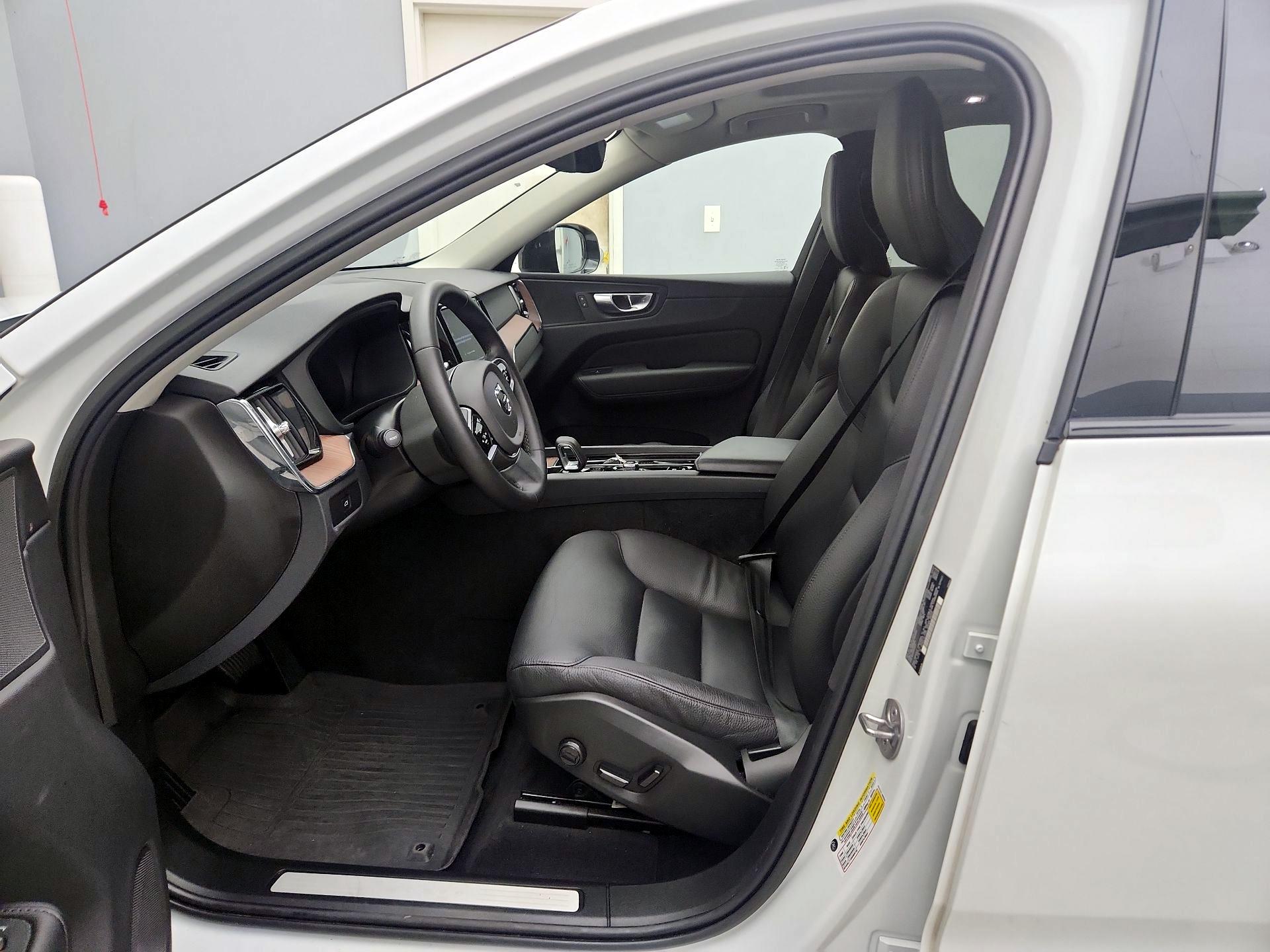 Thumbnail: 2023 Volvo XC60 - 11