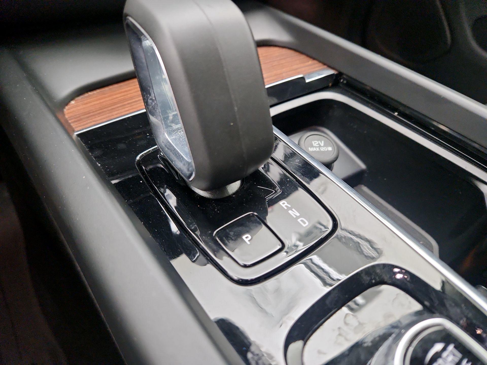 Thumbnail: 2023 Volvo XC60 - 17