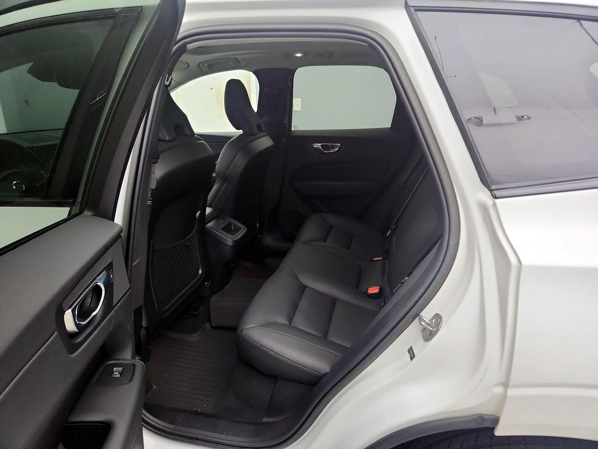 Thumbnail: 2023 Volvo XC60 - 20