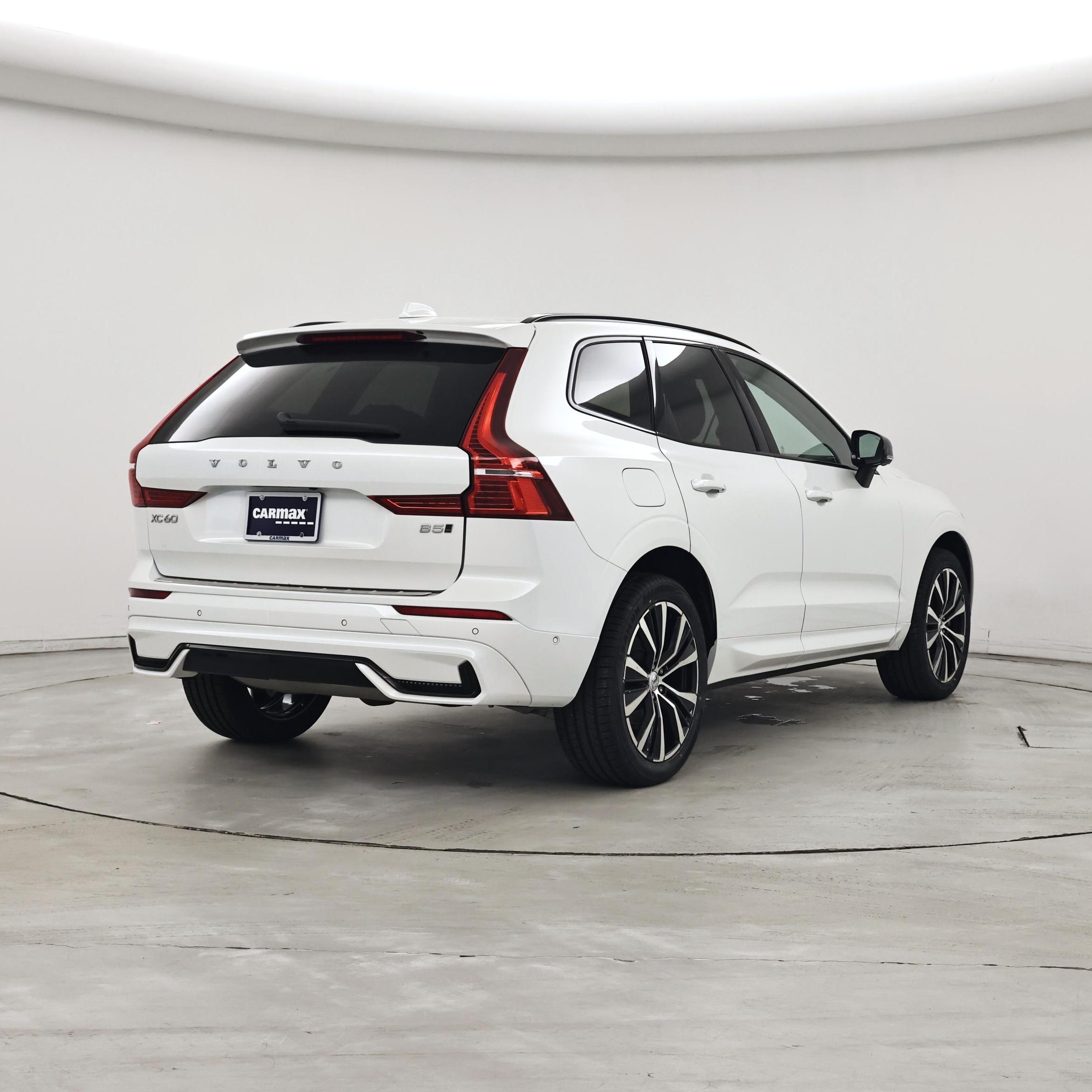 Thumbnail: 2023 Volvo XC60 - 8