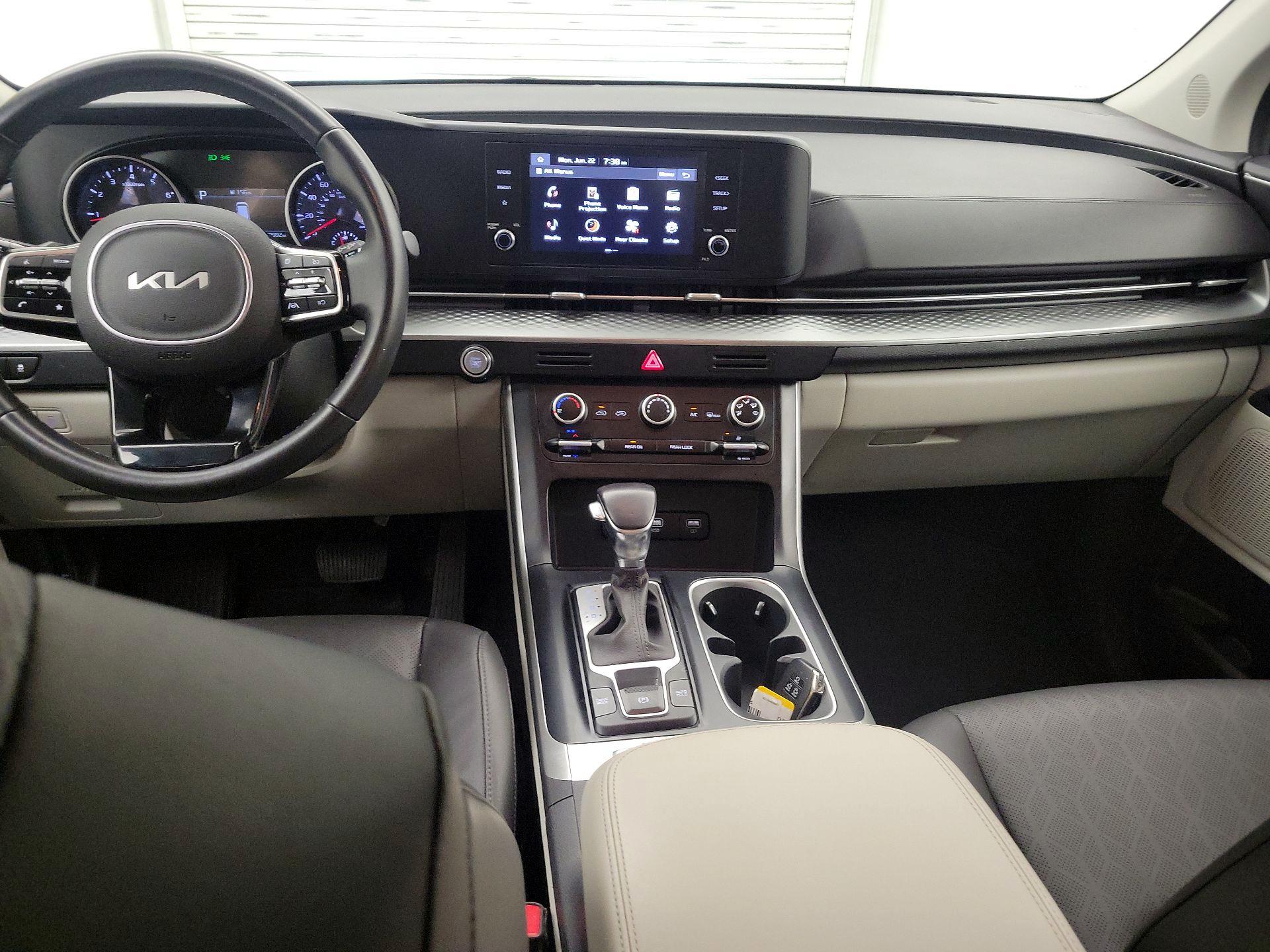 Thumbnail: 2023 Kia Carnival - 9