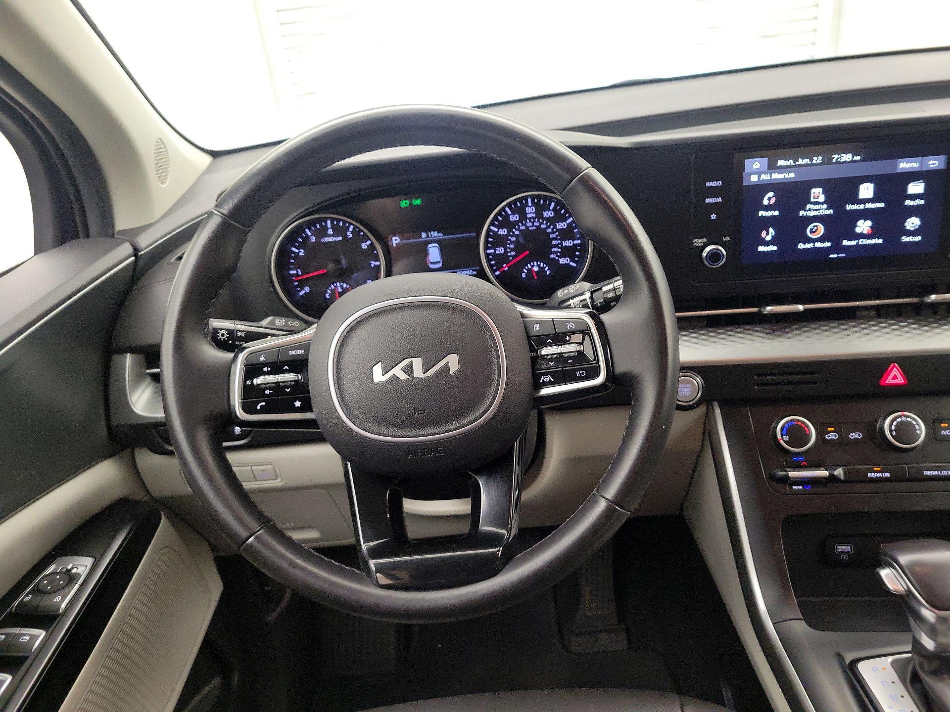 Thumbnail: 2023 Kia Carnival - 10