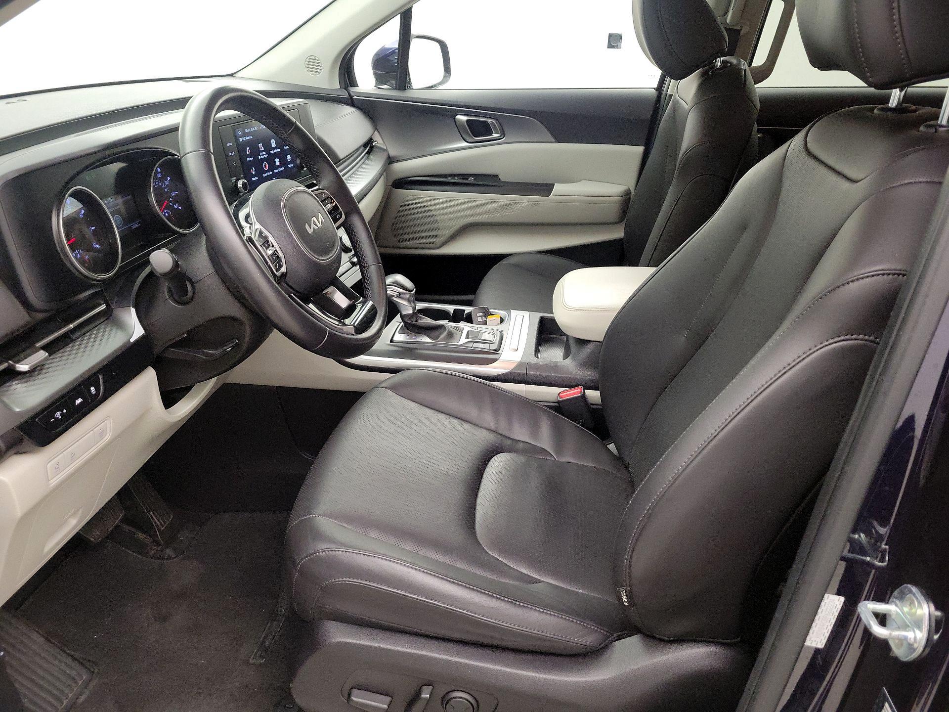 Thumbnail: 2023 Kia Carnival - 11