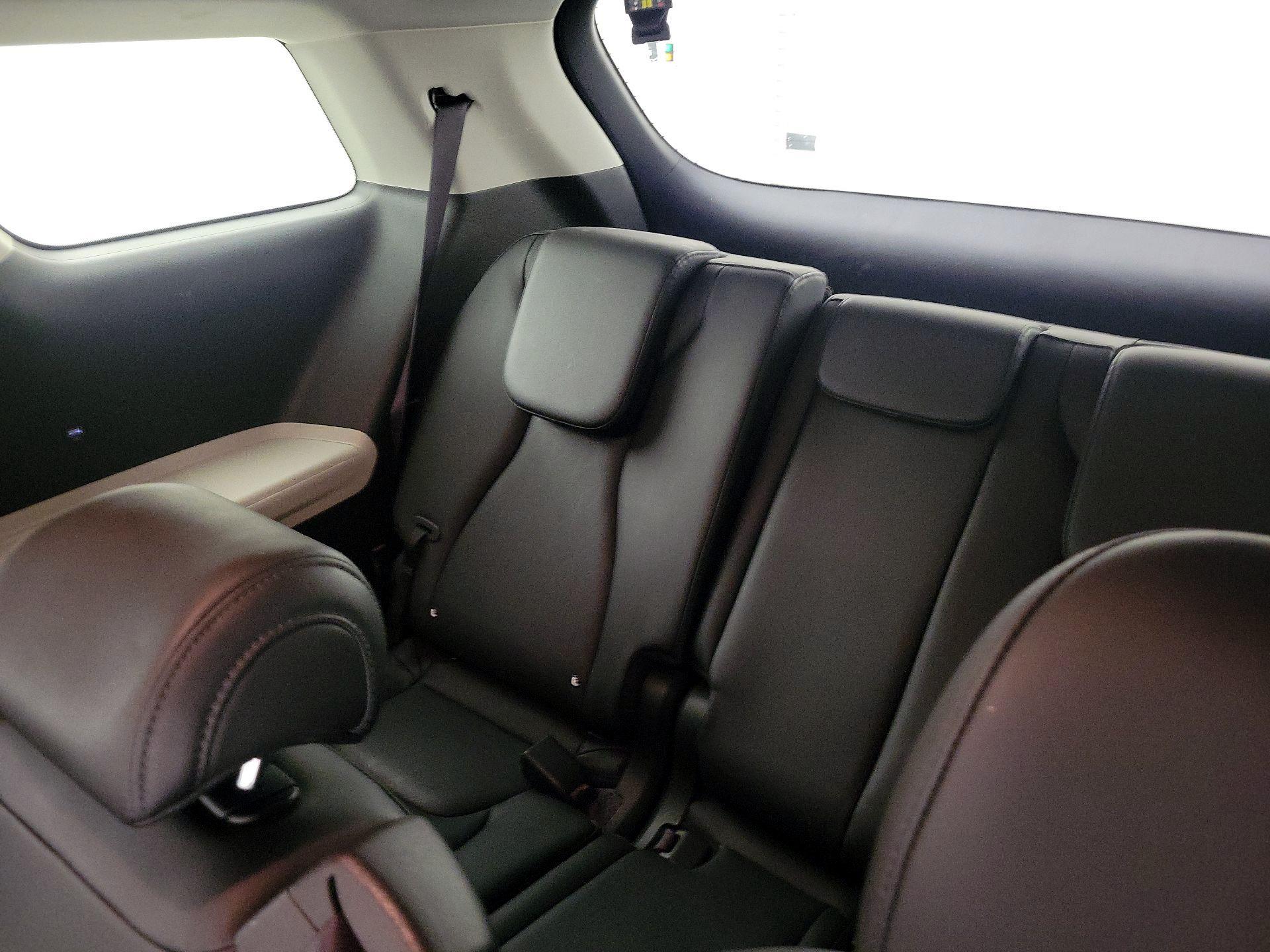 Thumbnail: 2023 Kia Carnival - 20