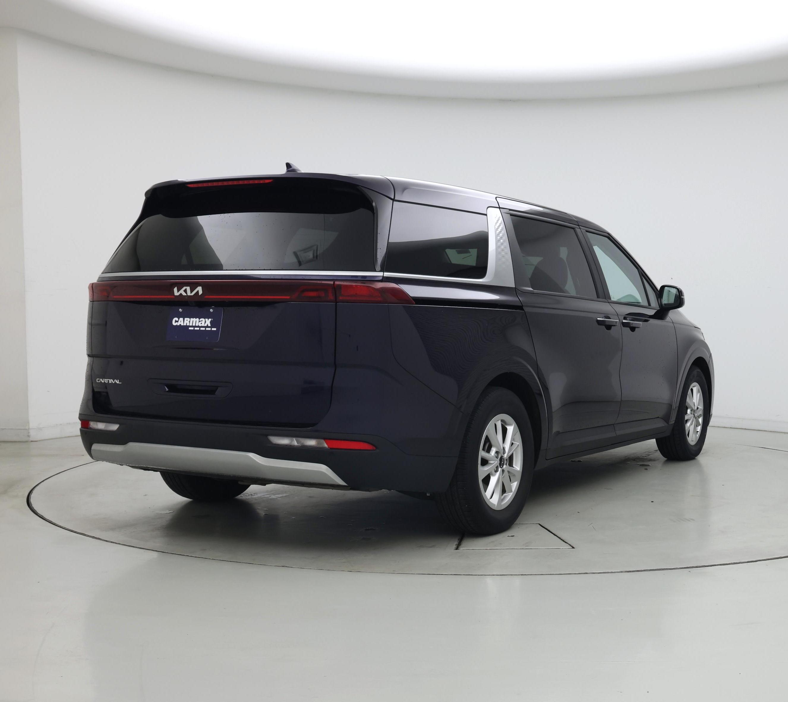 Thumbnail: 2023 Kia Carnival - 8