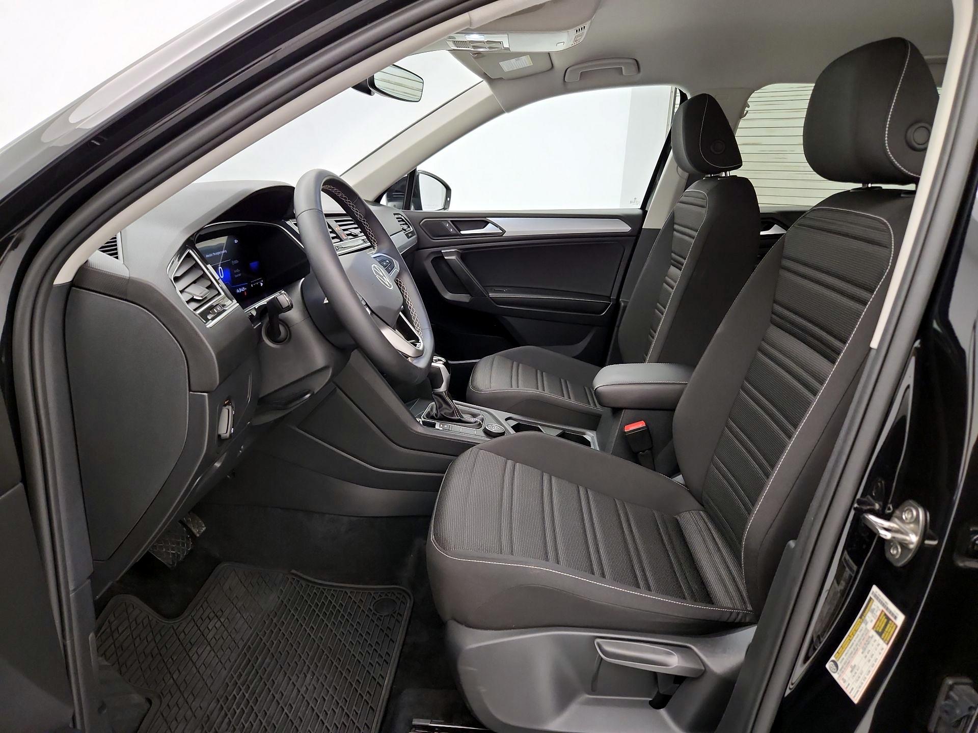 Thumbnail: 2024 Volkswagen Tiguan - 11