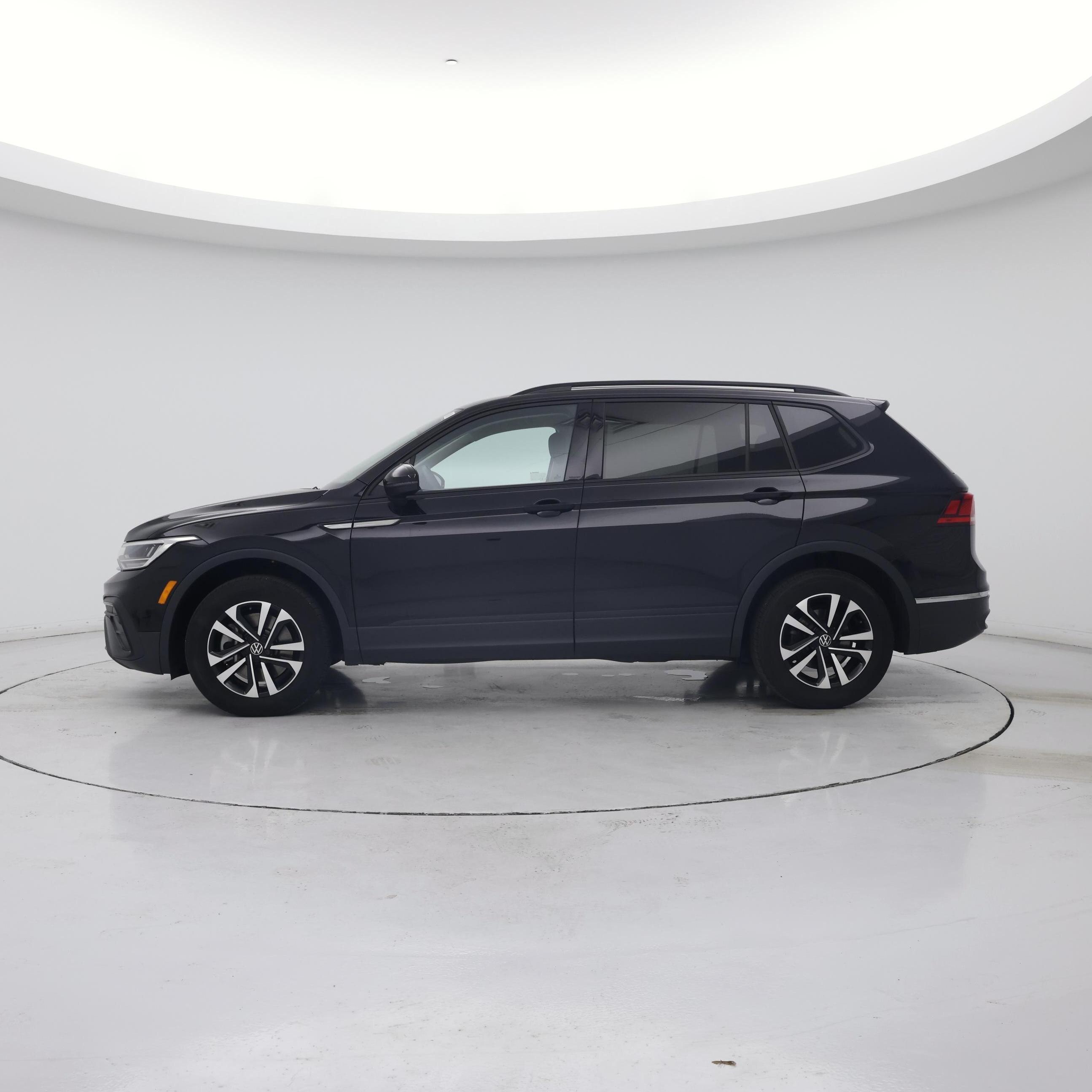 Thumbnail: 2024 Volkswagen Tiguan - 3