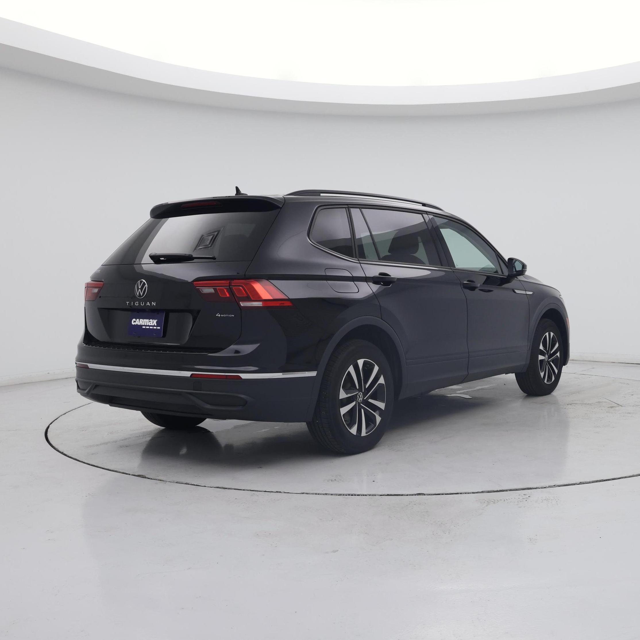 Thumbnail: 2024 Volkswagen Tiguan - 8