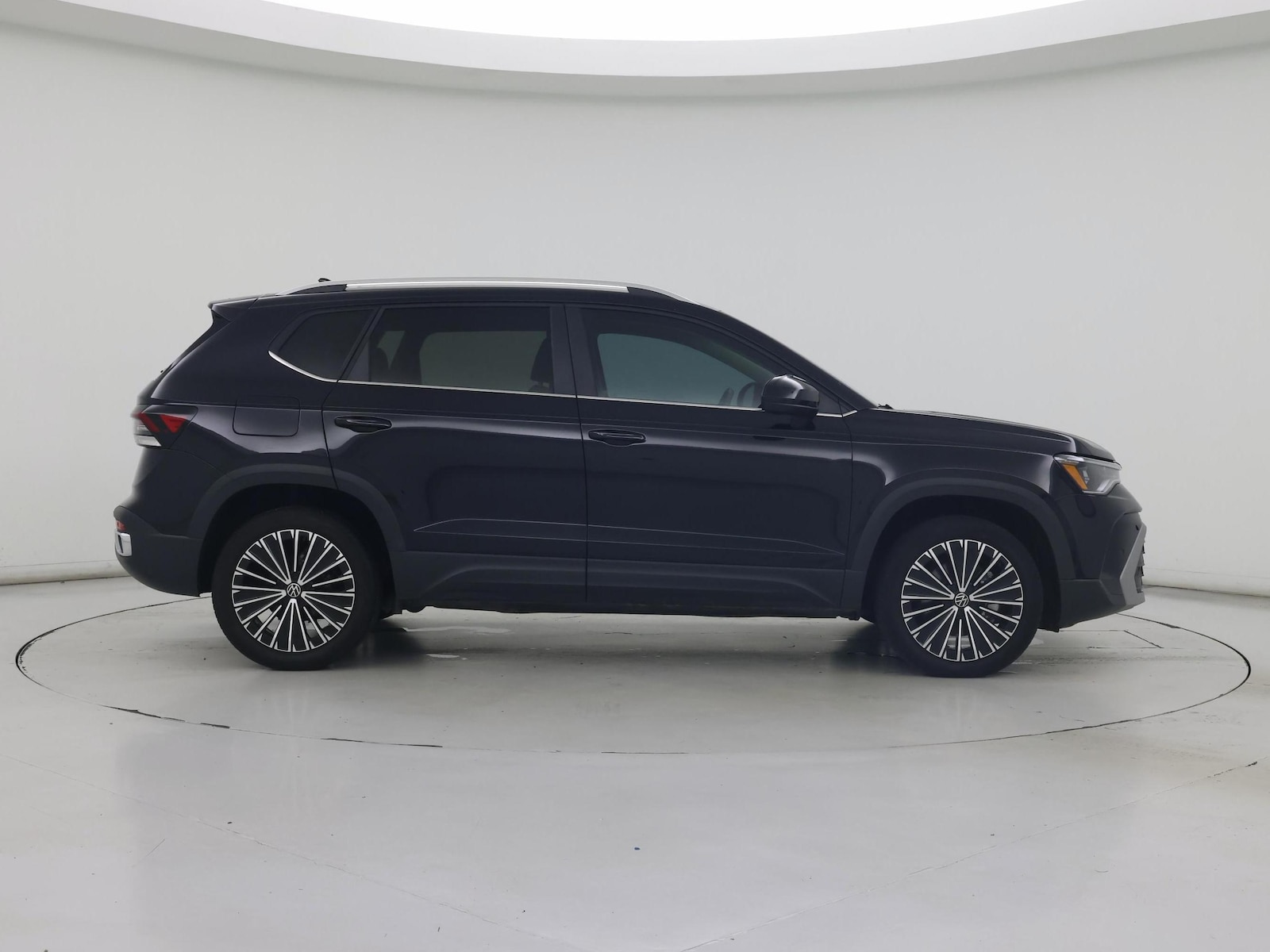 2025 Volkswagen Taos SE - Photo 8