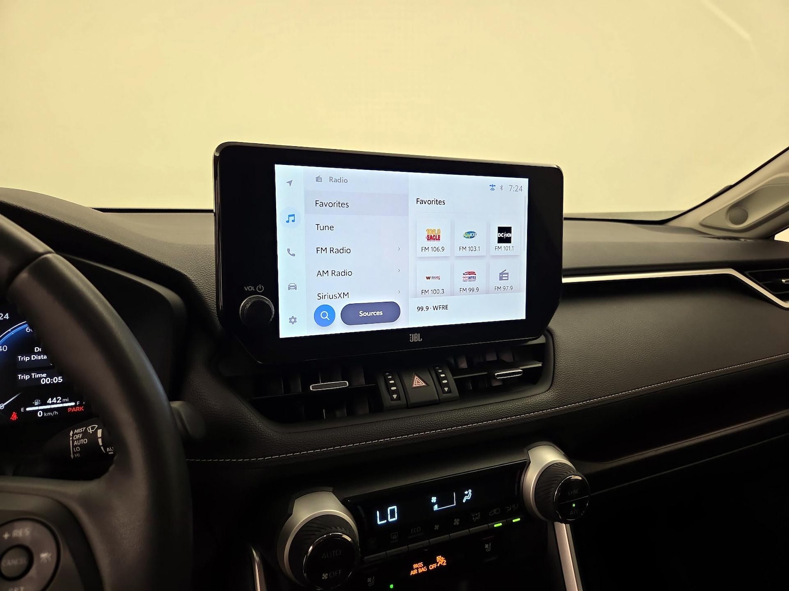 2023 Toyota RAV4 Limited - Photo 17