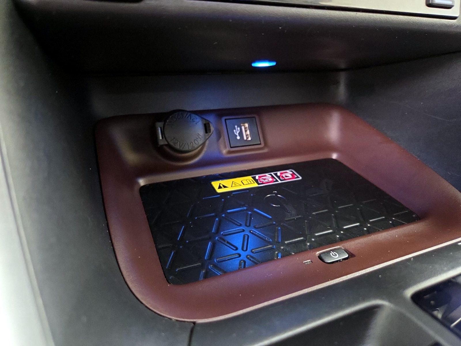 2023 Toyota RAV4 Limited - Photo 20