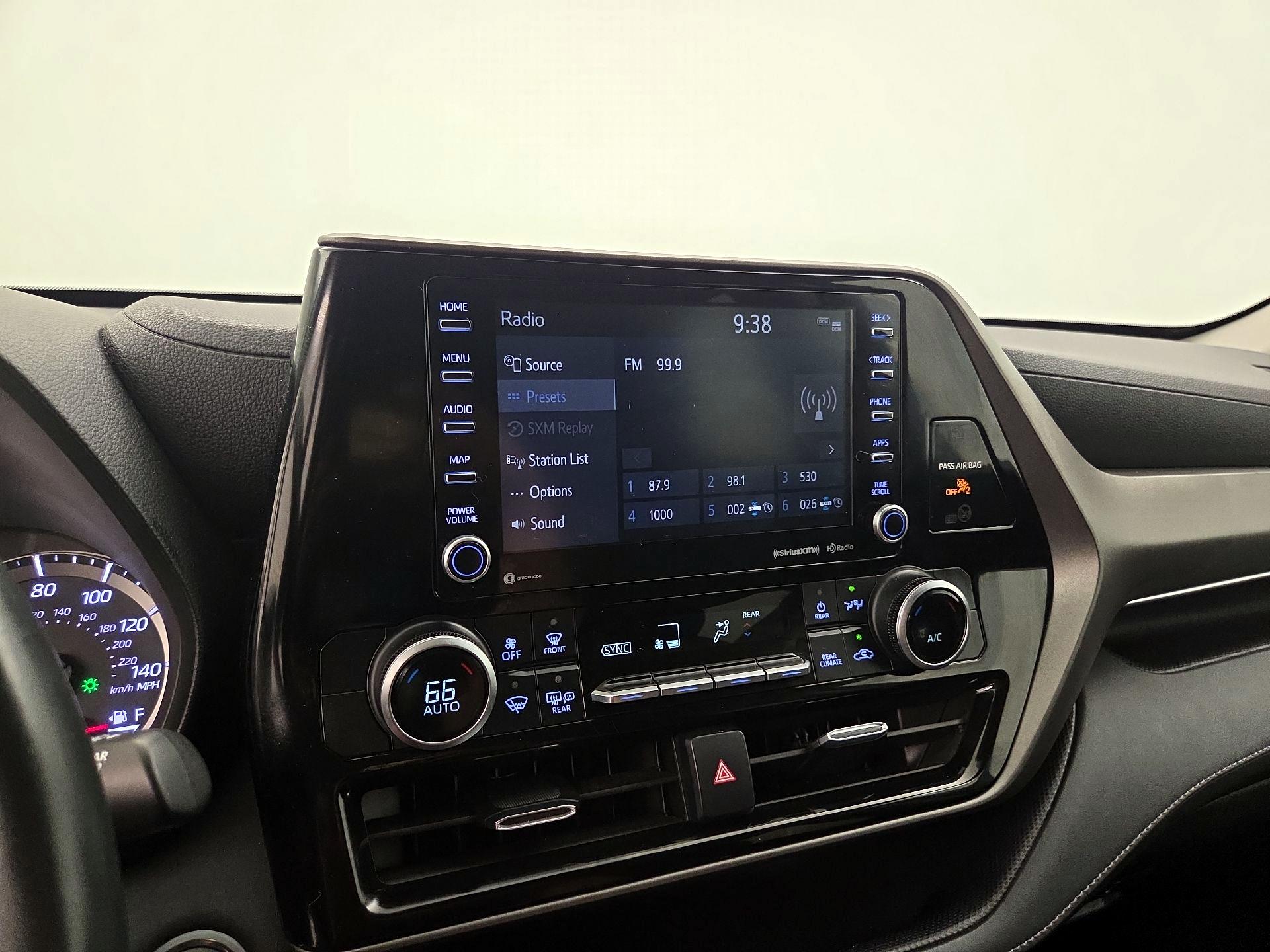 Thumbnail: 2021 Toyota Highlander - 15