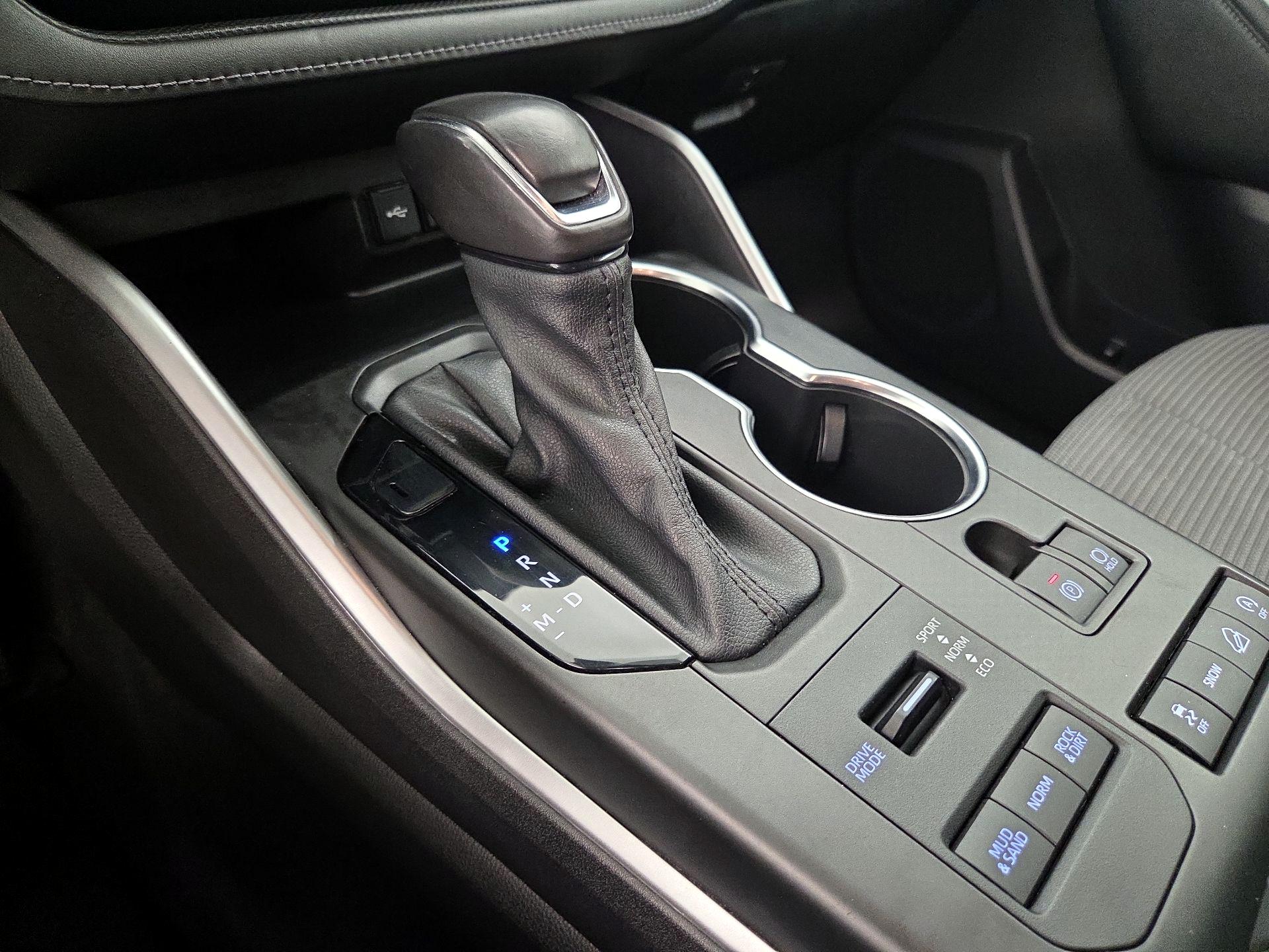 Thumbnail: 2021 Toyota Highlander - 17