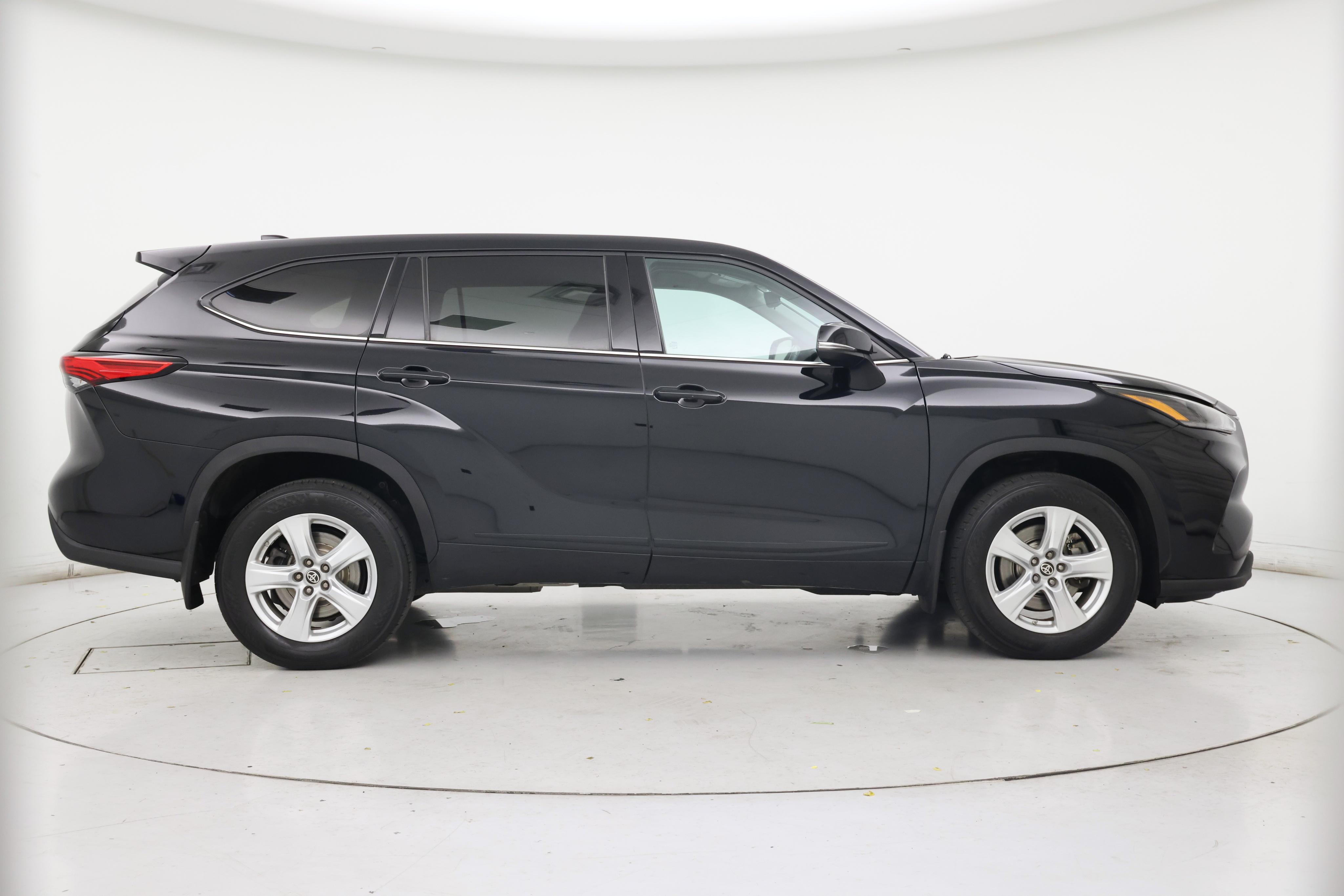 Thumbnail: 2021 Toyota Highlander - 7