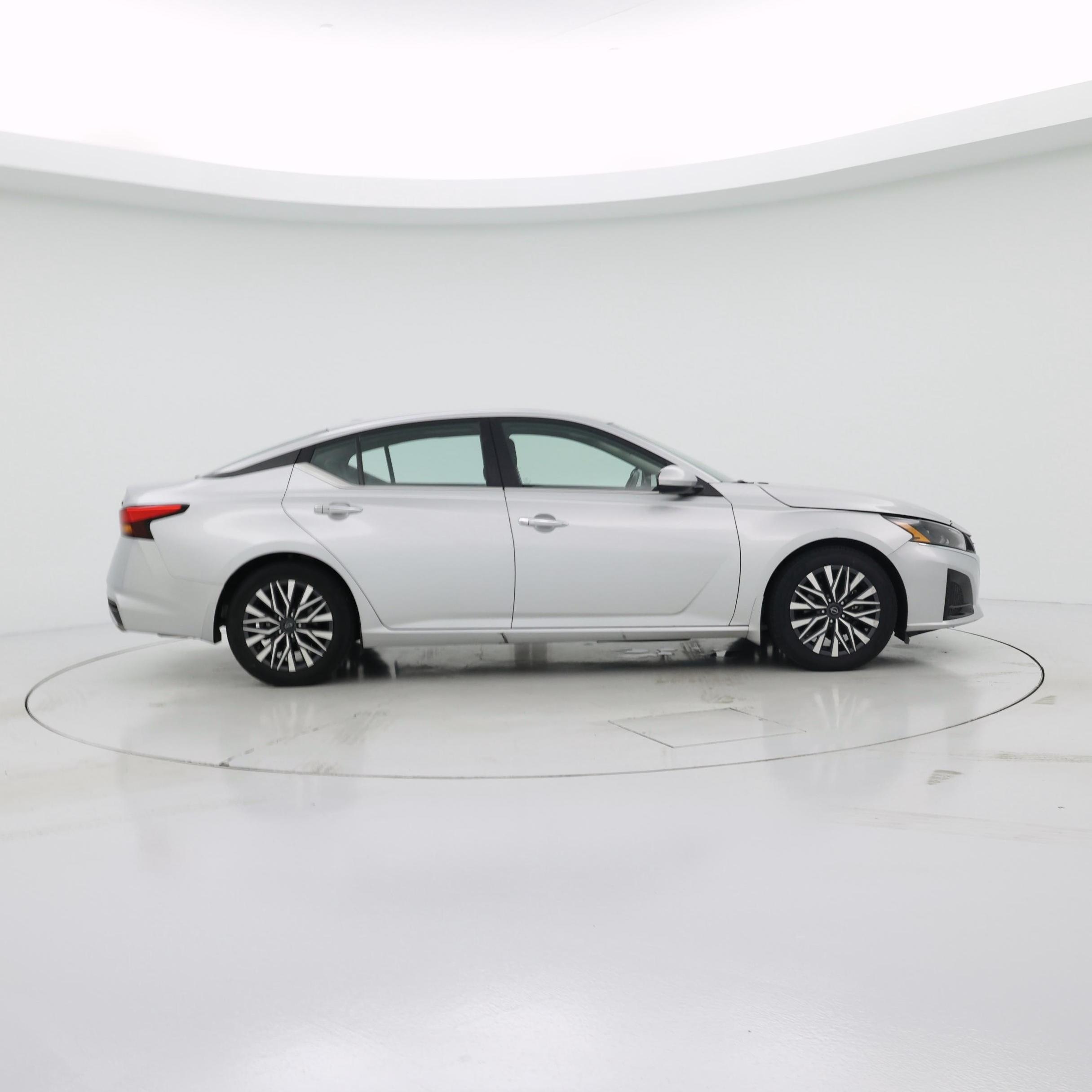 Thumbnail: 2023 Nissan Altima - 7