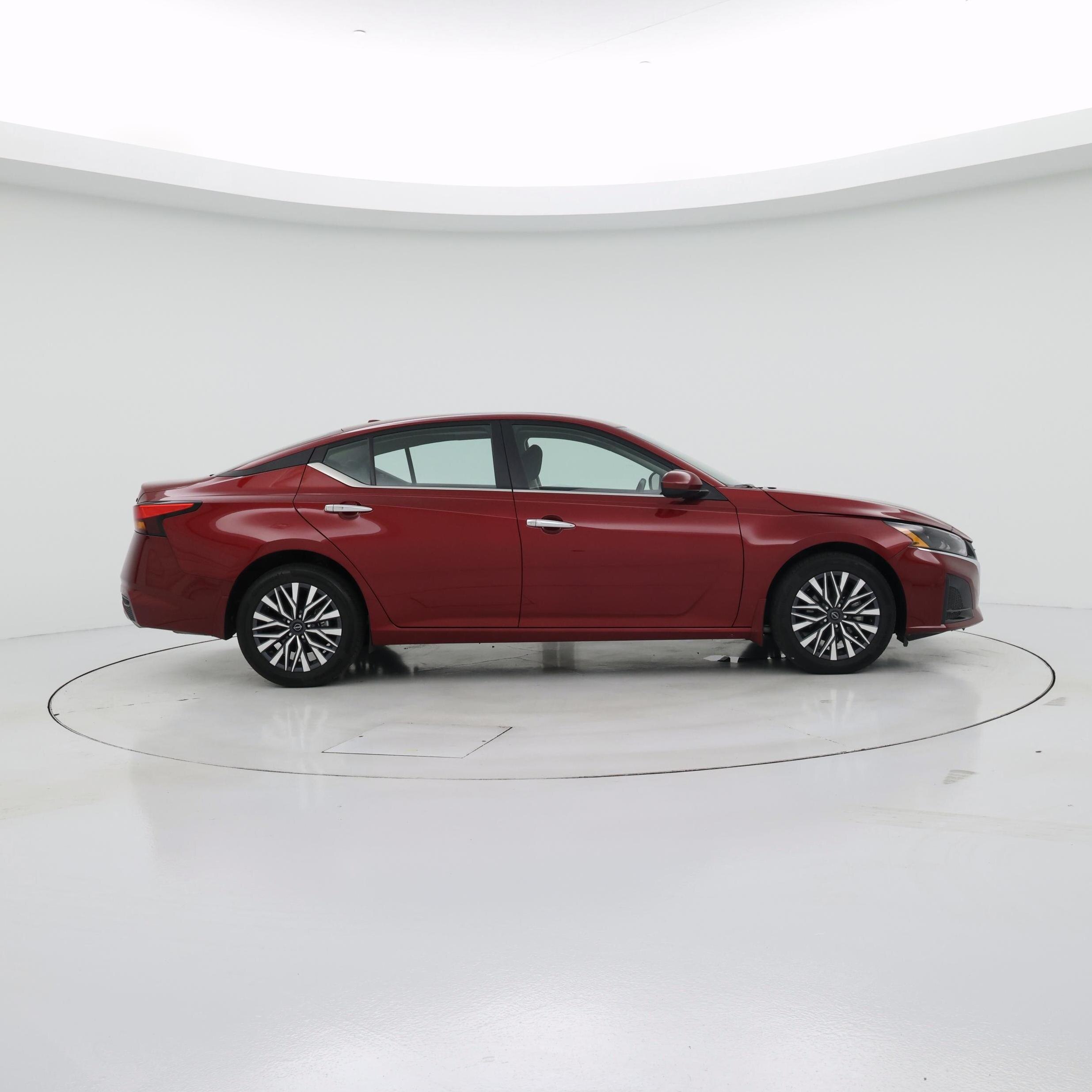Thumbnail: 2023 Nissan Altima - 7