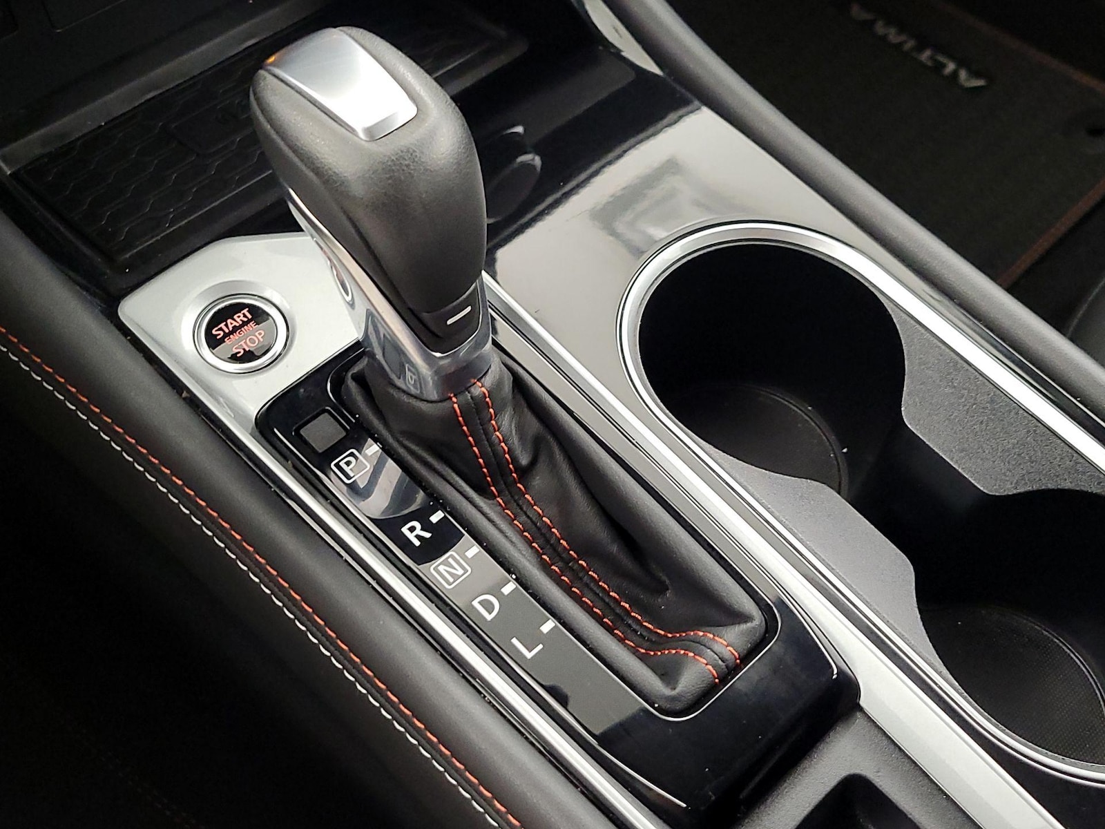 2024 Nissan Altima SR - Photo 19