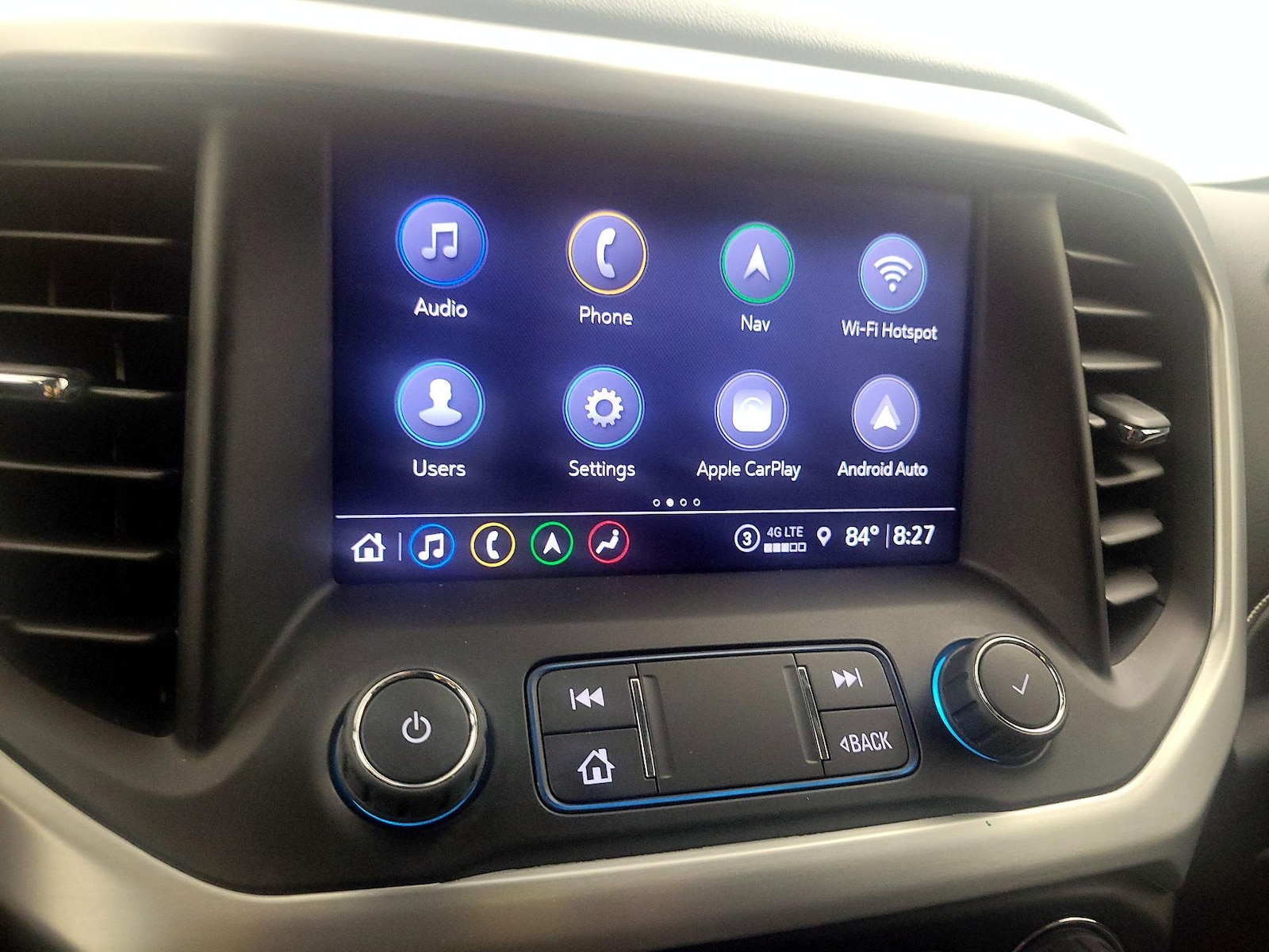 2021 GMC Acadia SLT - Photo 17