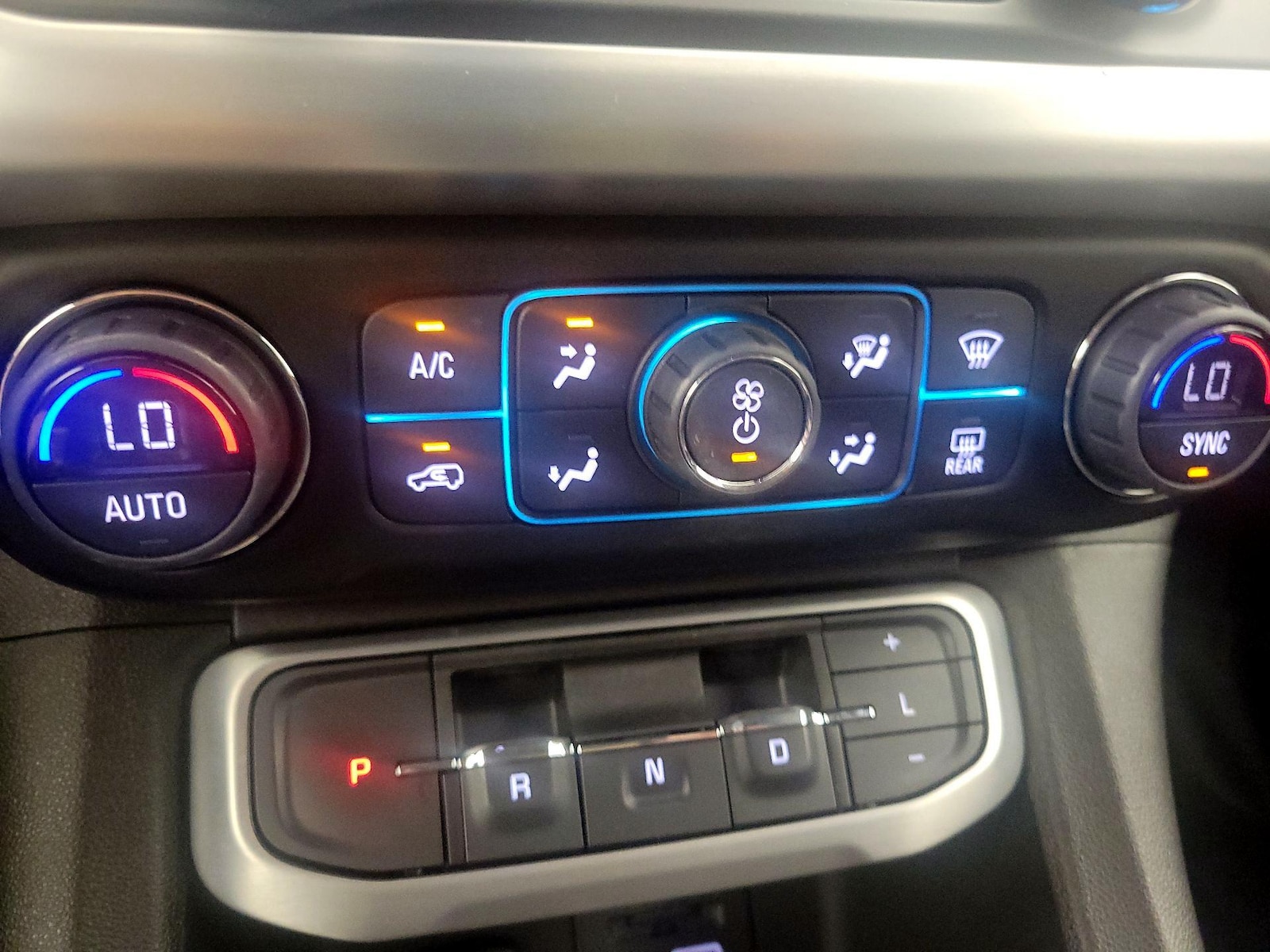 2021 GMC Acadia SLT - Photo 18