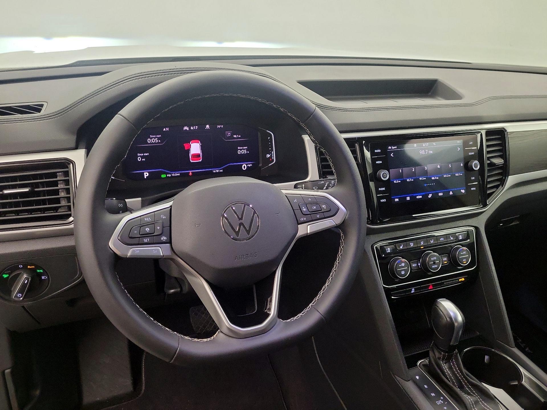 Thumbnail: 2023 Volkswagen Atlas - 10