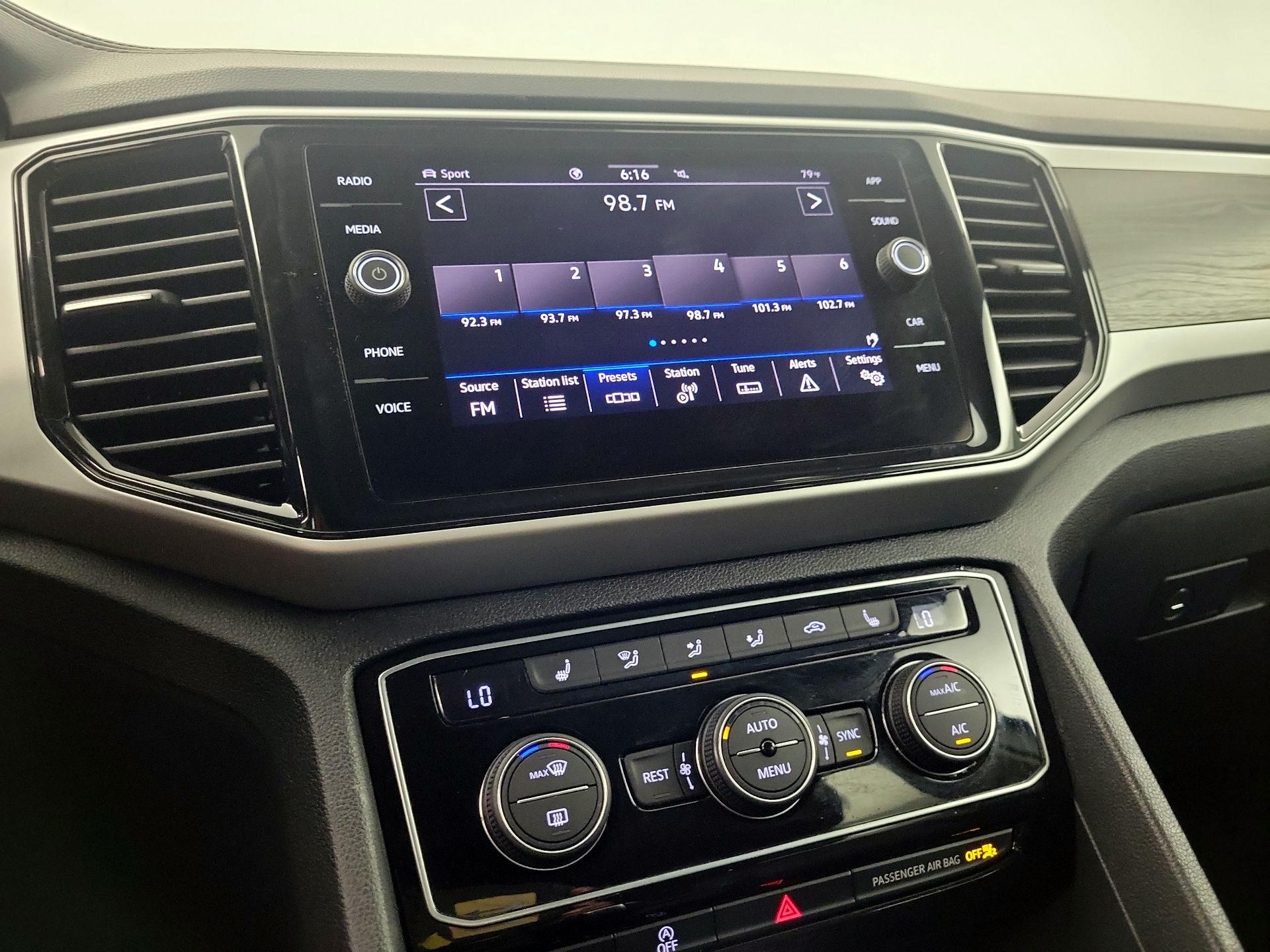 Thumbnail: 2023 Volkswagen Atlas - 14