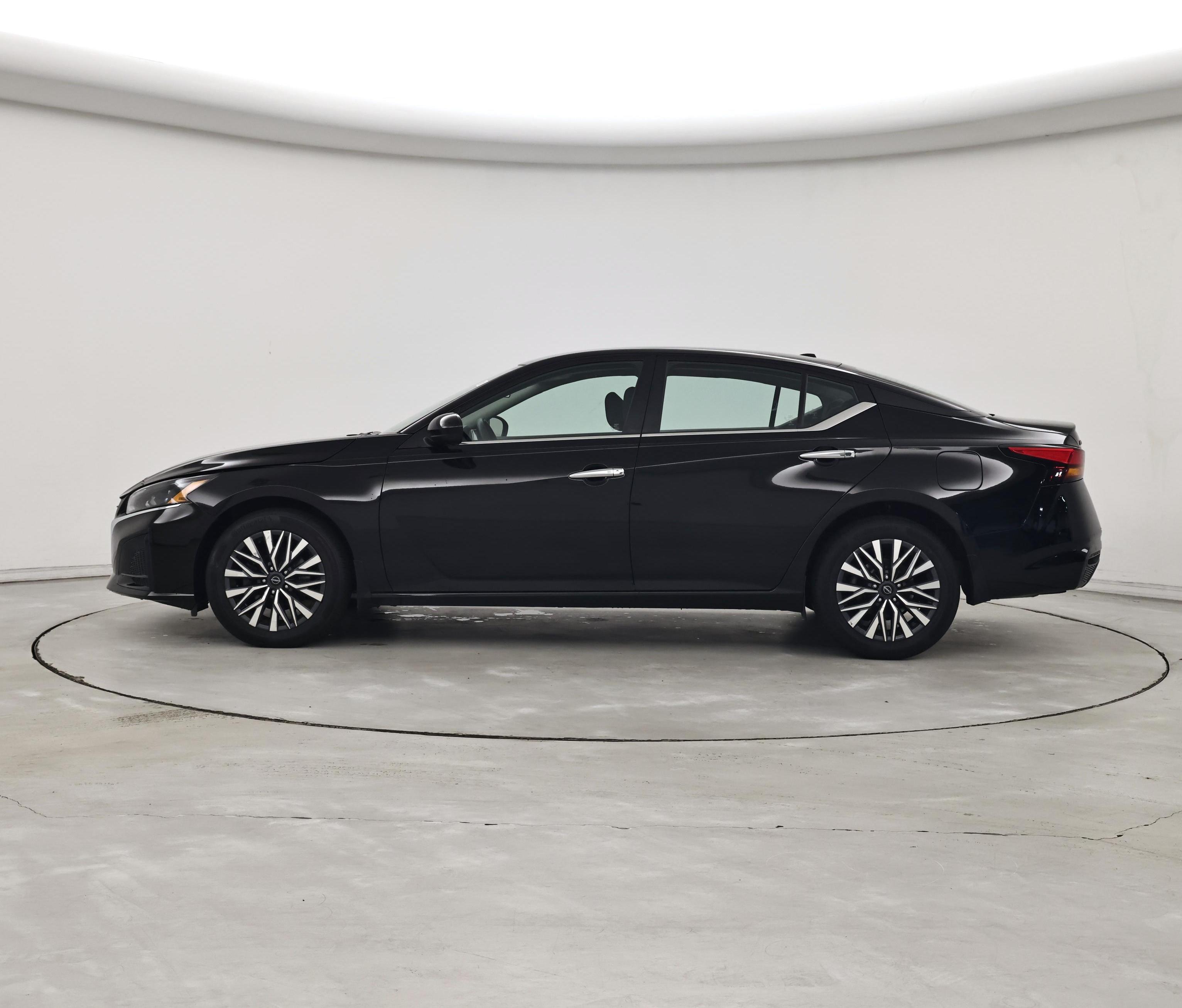 Thumbnail: 2023 Nissan Altima - 3