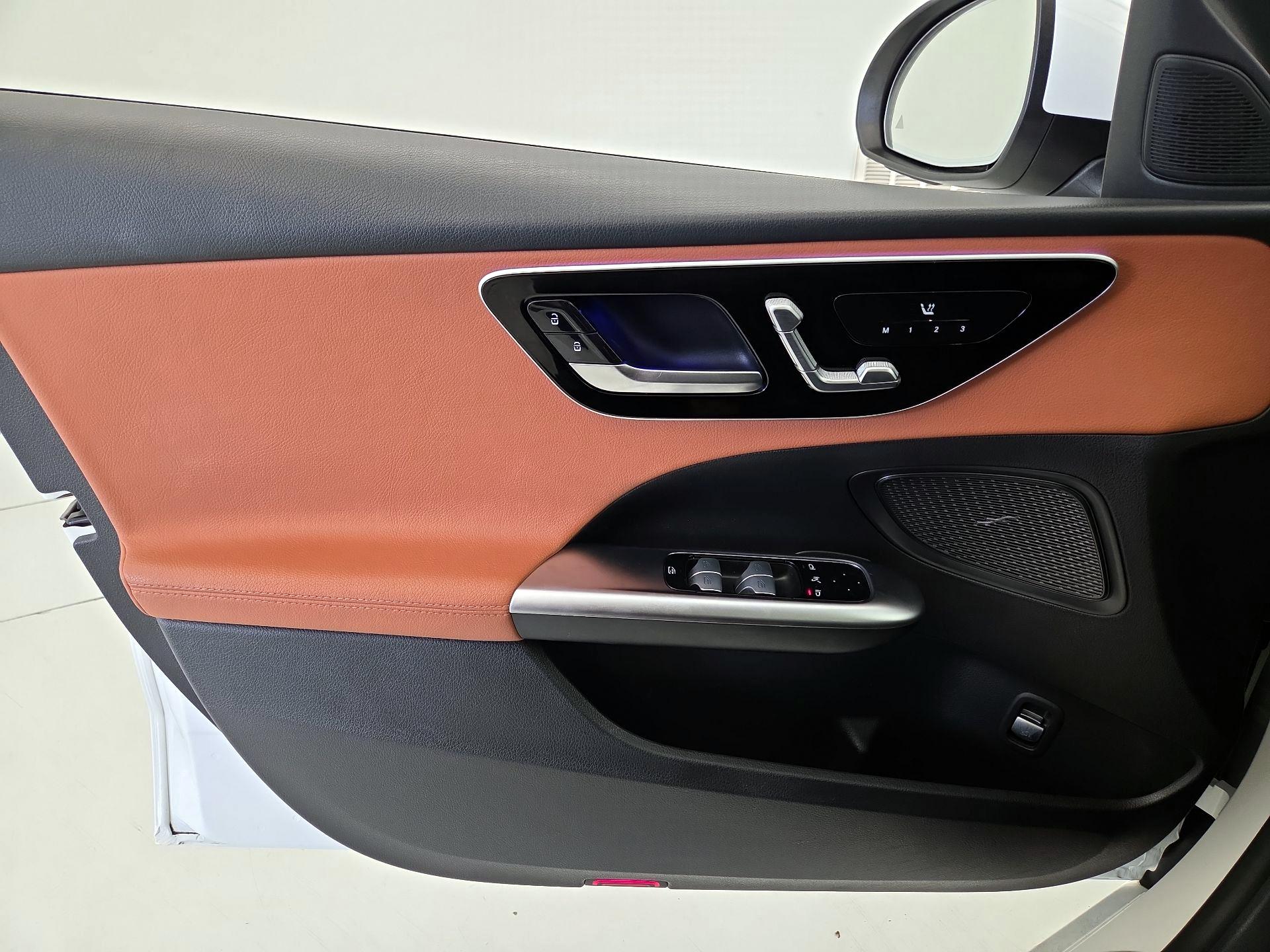 Thumbnail: 2023 Mercedes-Benz C-Class - 12