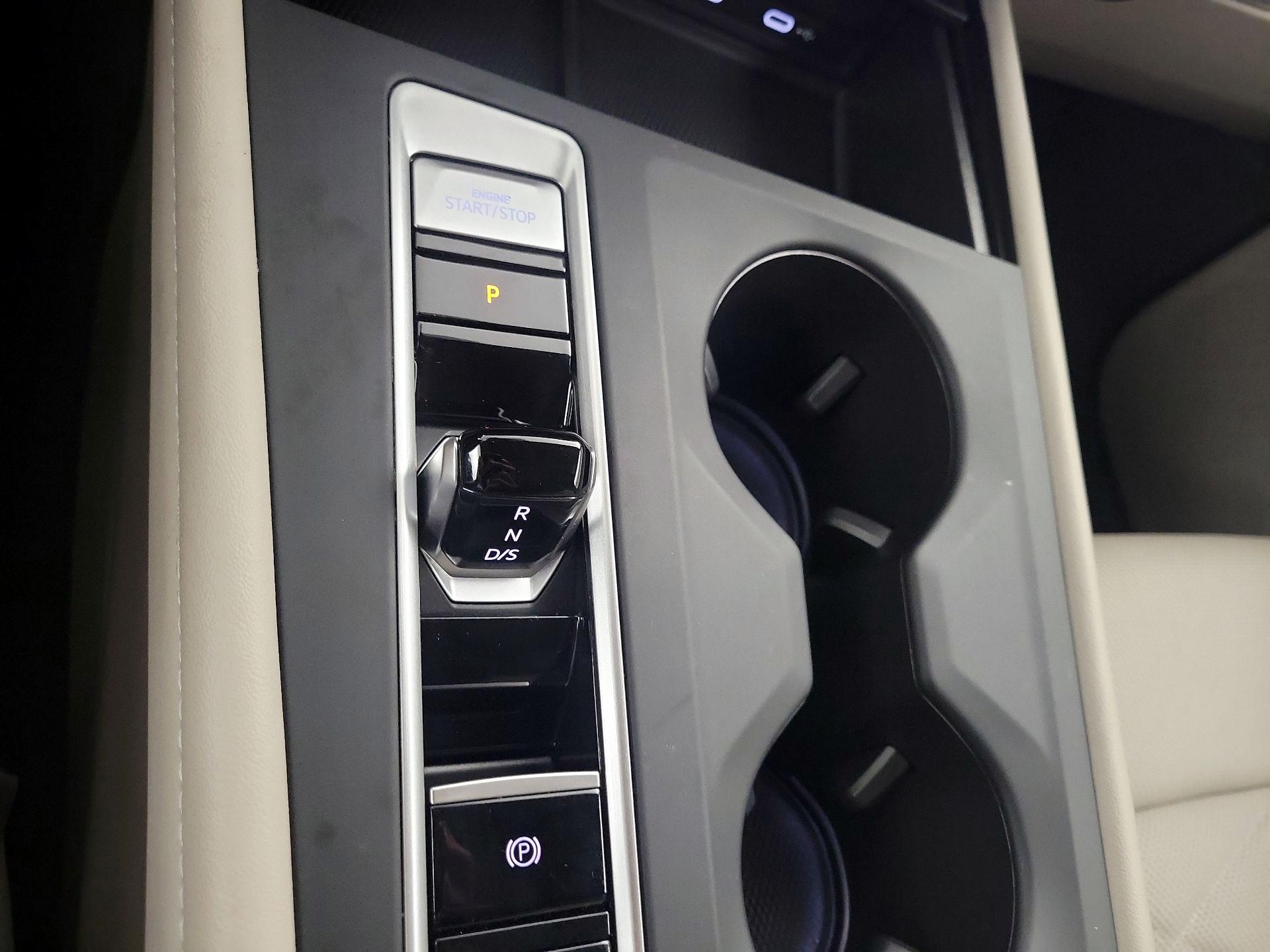 Thumbnail: 2024 Volkswagen Atlas - 17