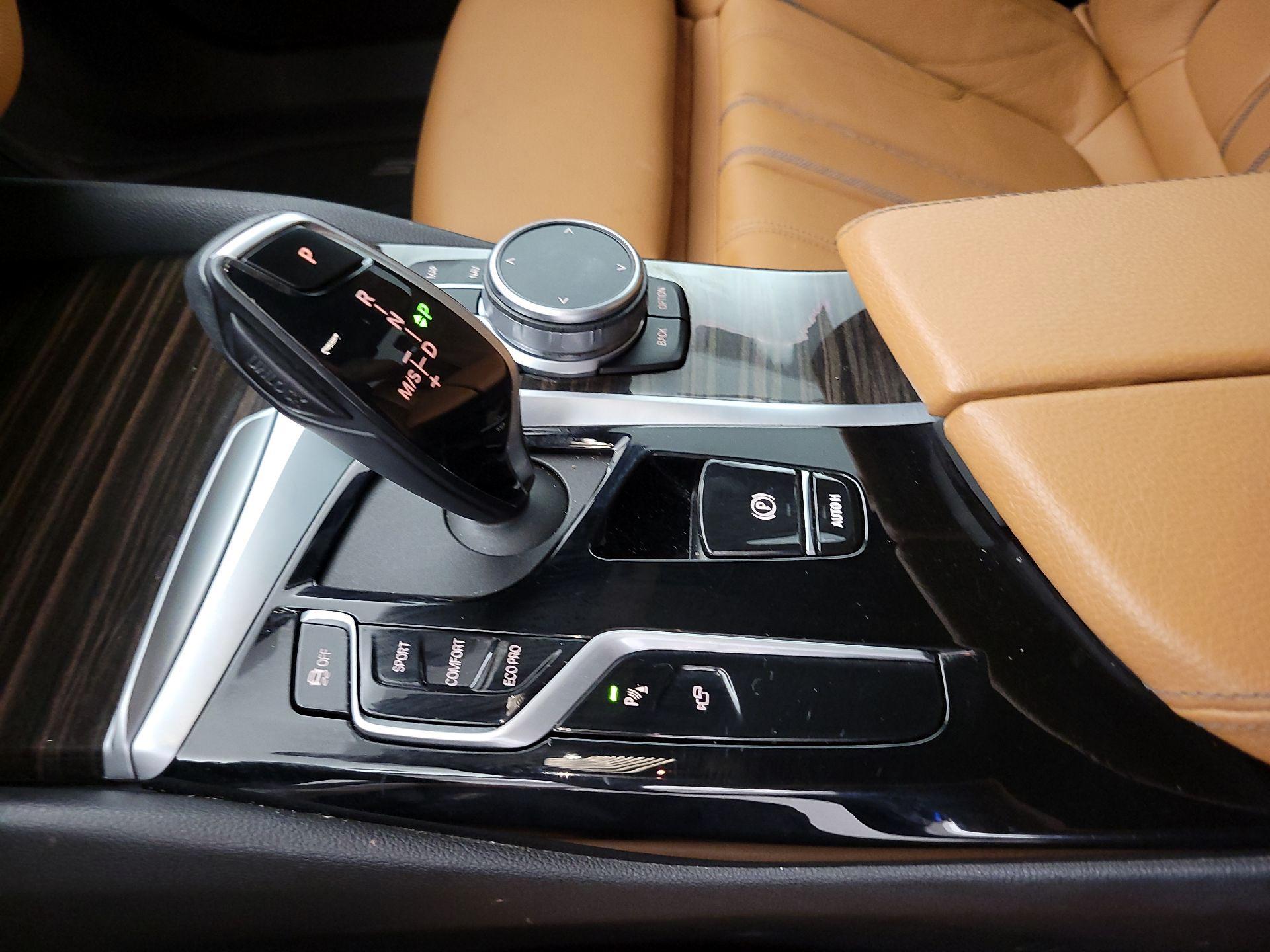 Thumbnail: 2021 BMW 5 Series - 17