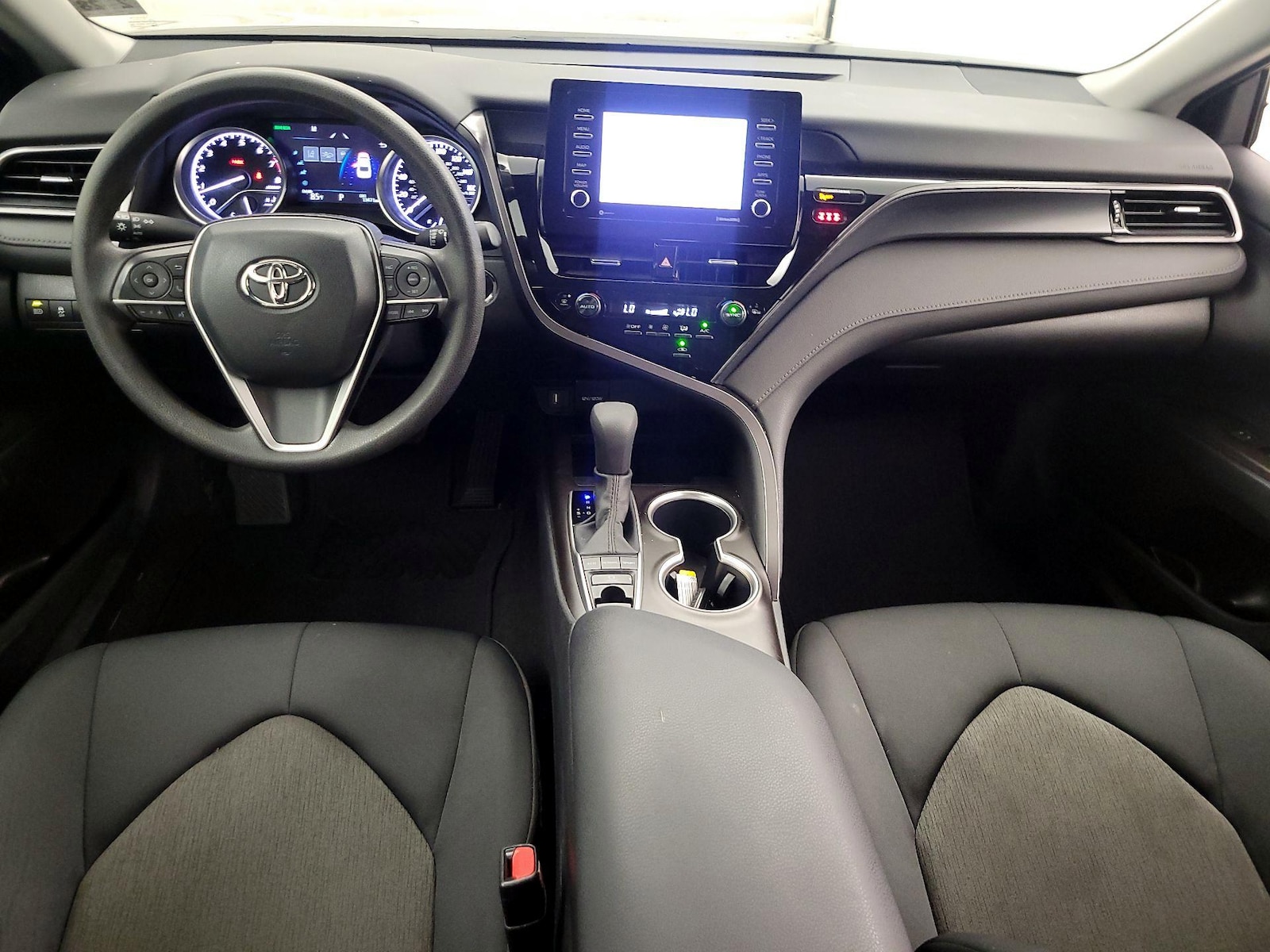 2023 Toyota Camry LE - Photo 10