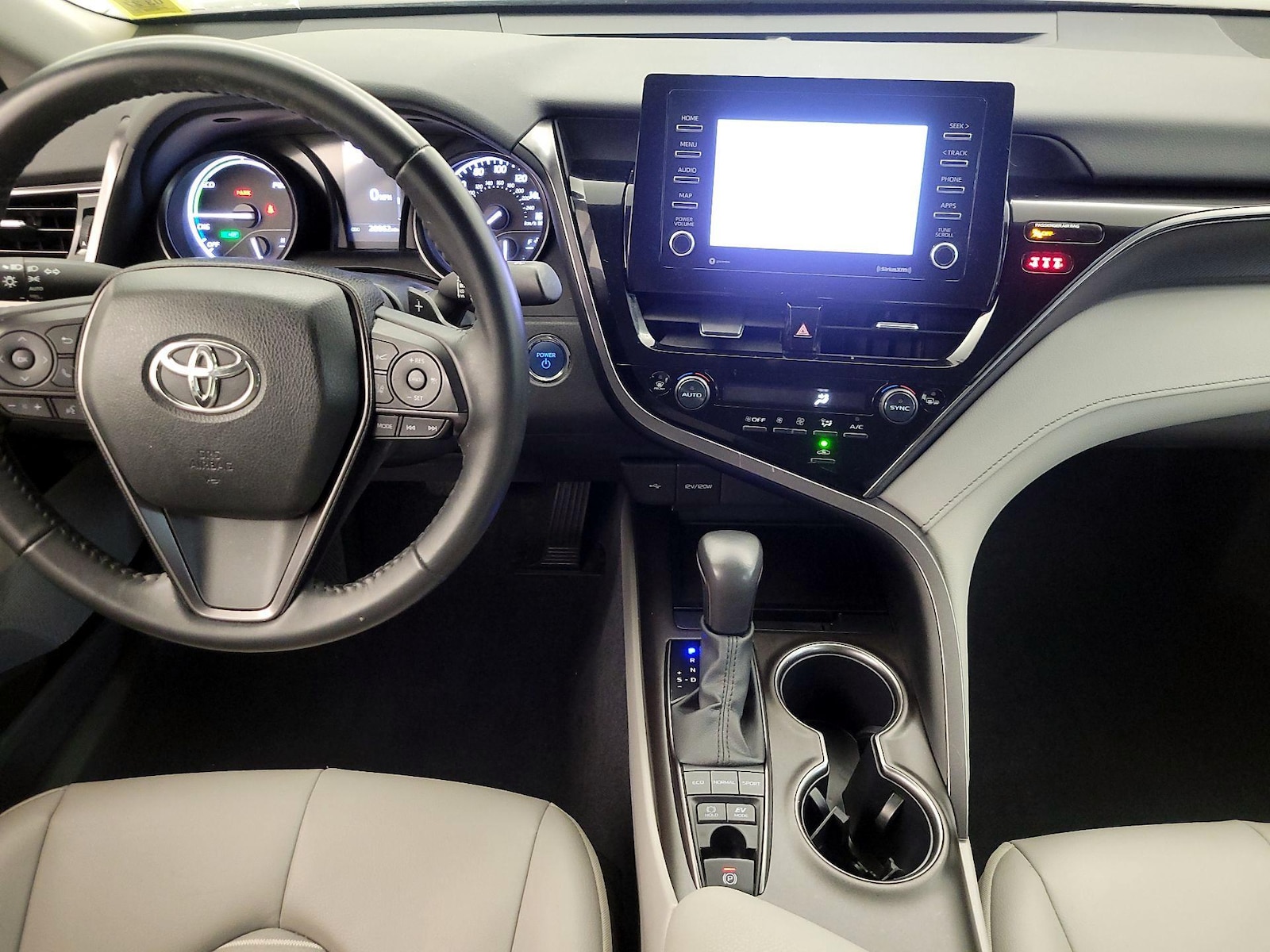 2024 Toyota Camry SE - Photo 10
