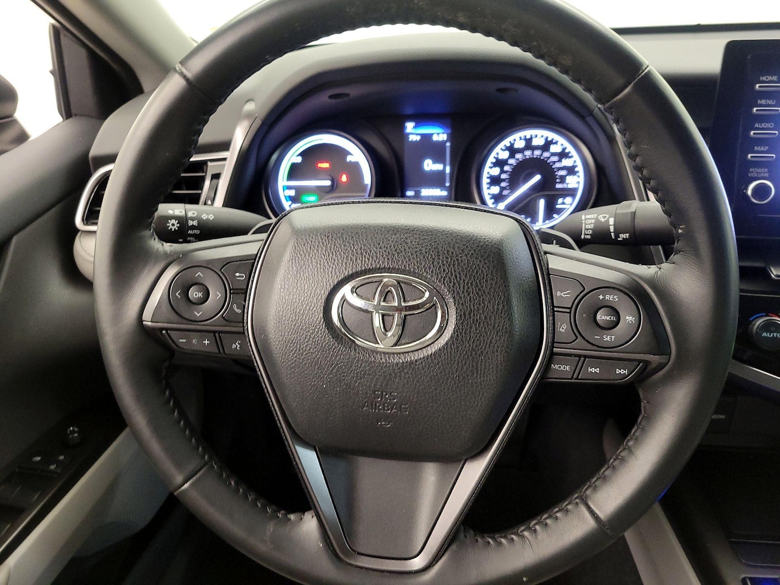 2024 Toyota Camry SE - Photo 11