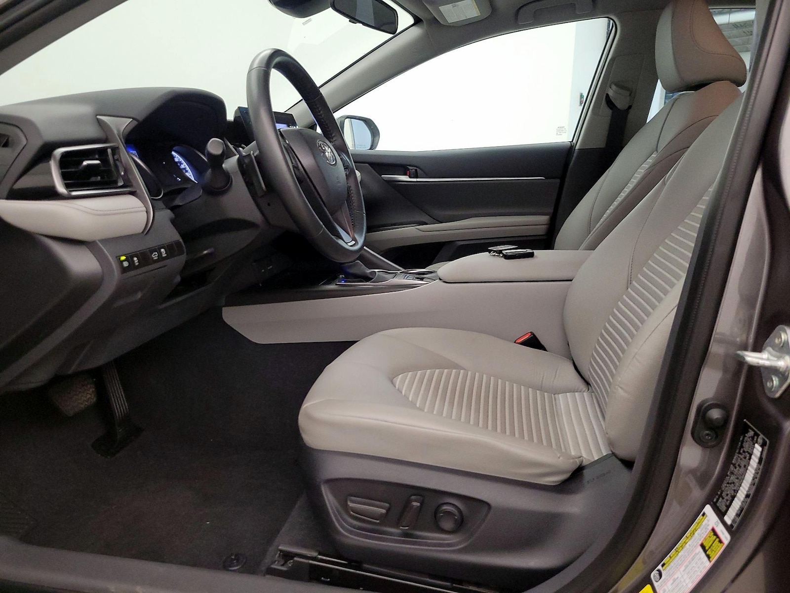 2024 Toyota Camry SE - Photo 12