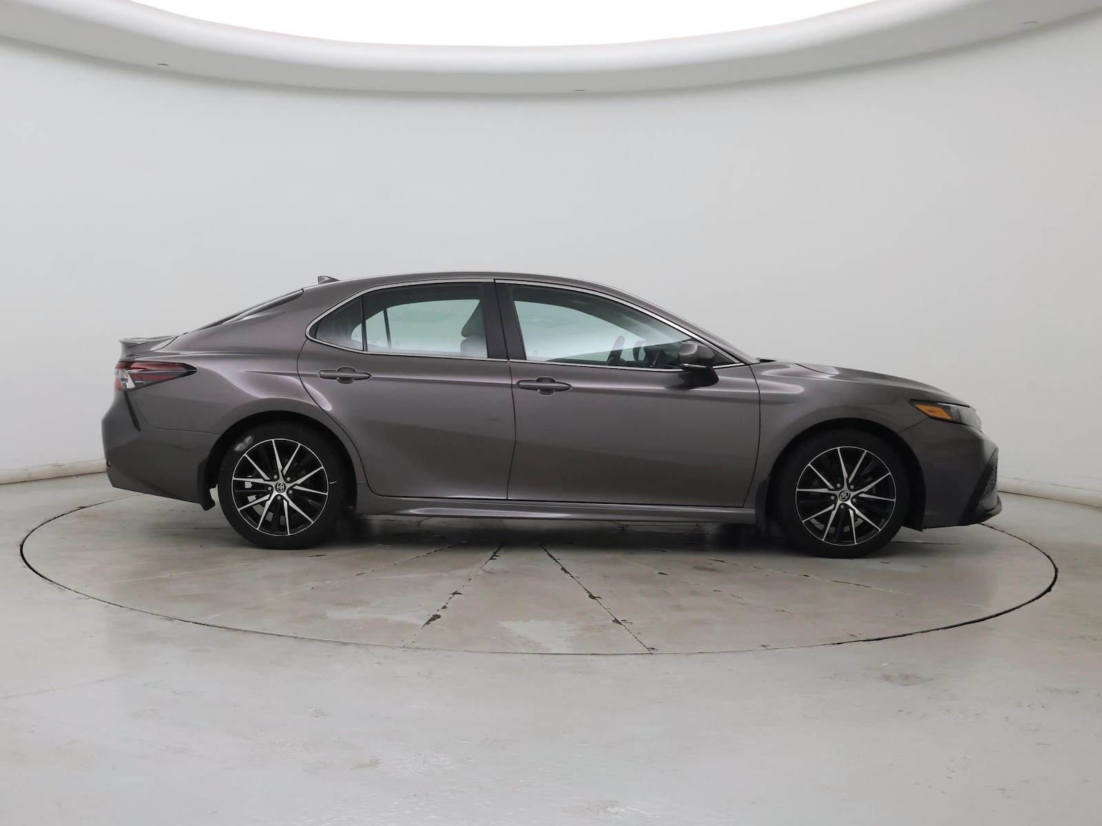 2024 Toyota Camry SE - Photo 8