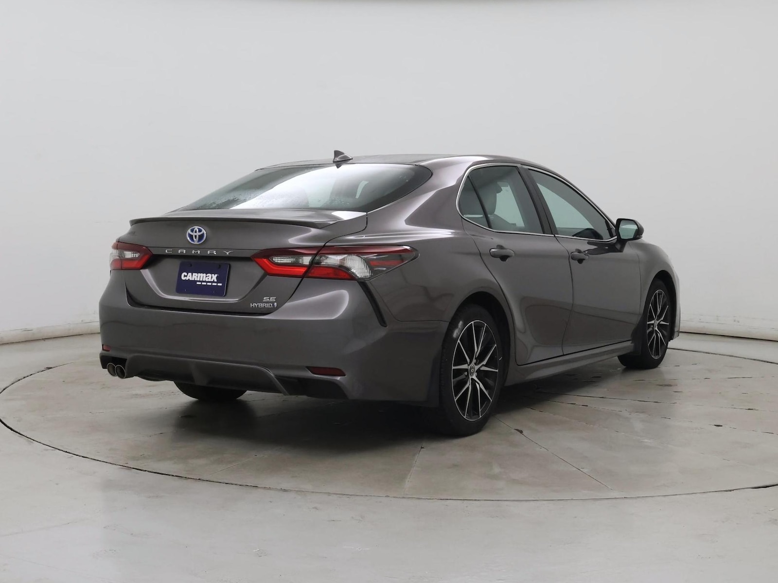 2024 Toyota Camry SE - Photo 9