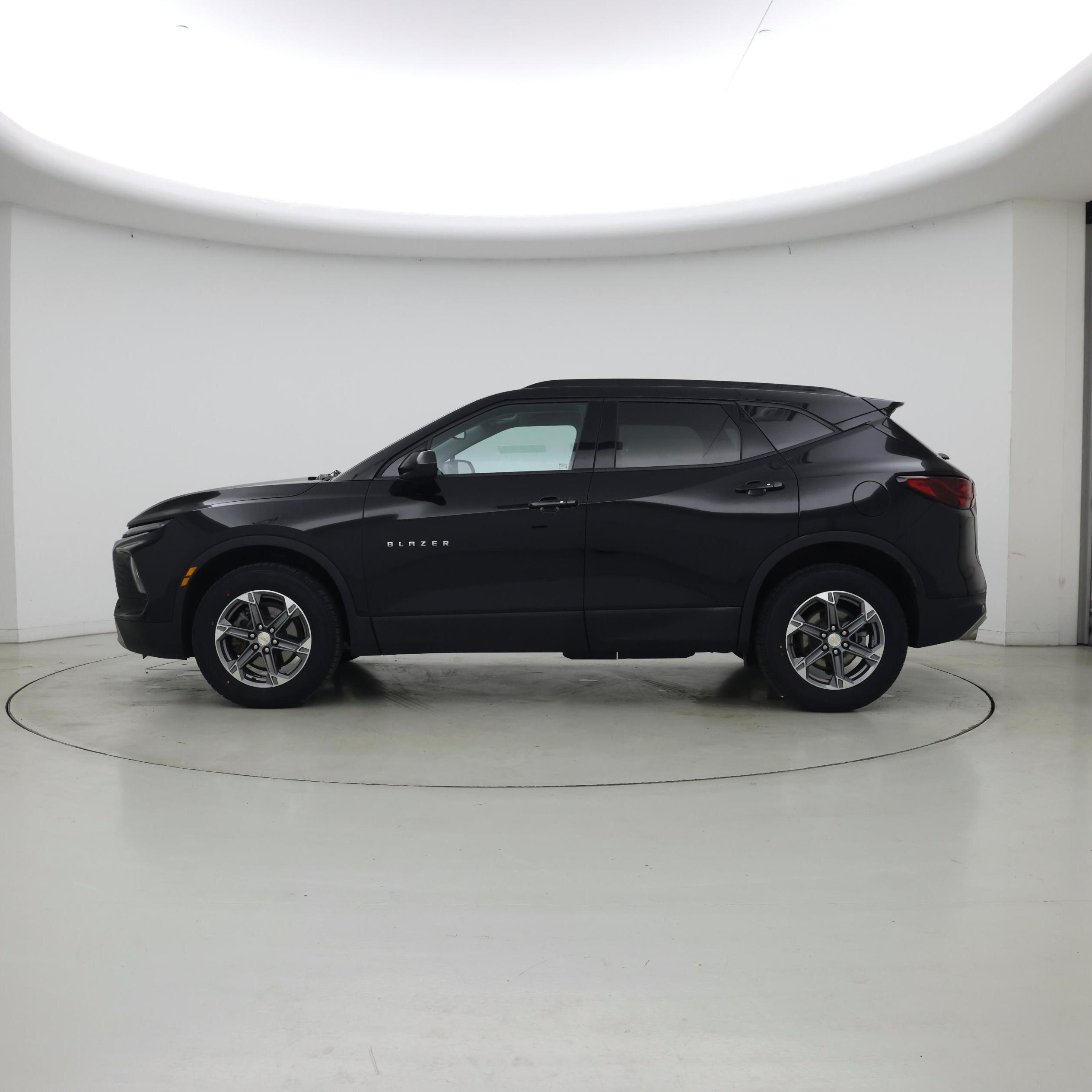 Thumbnail: 2023 Chevrolet Blazer - 3