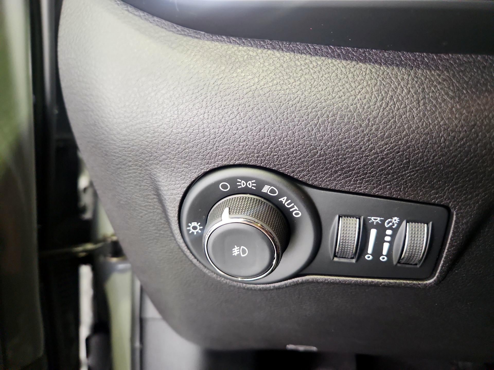 Thumbnail: 2022 Jeep Compass - 13