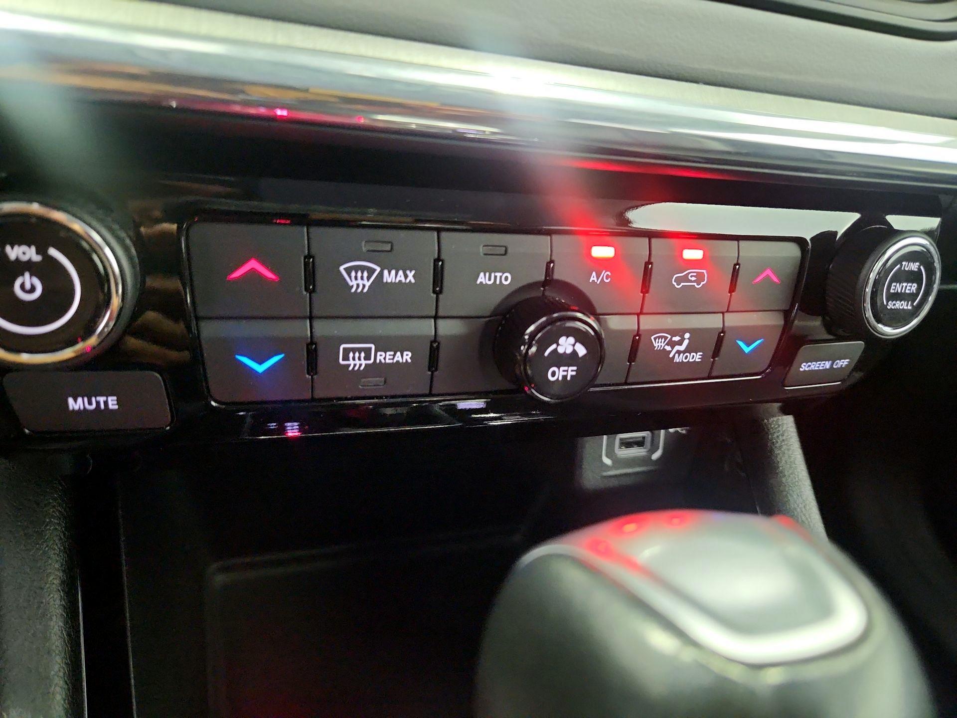 Thumbnail: 2022 Jeep Compass - 16