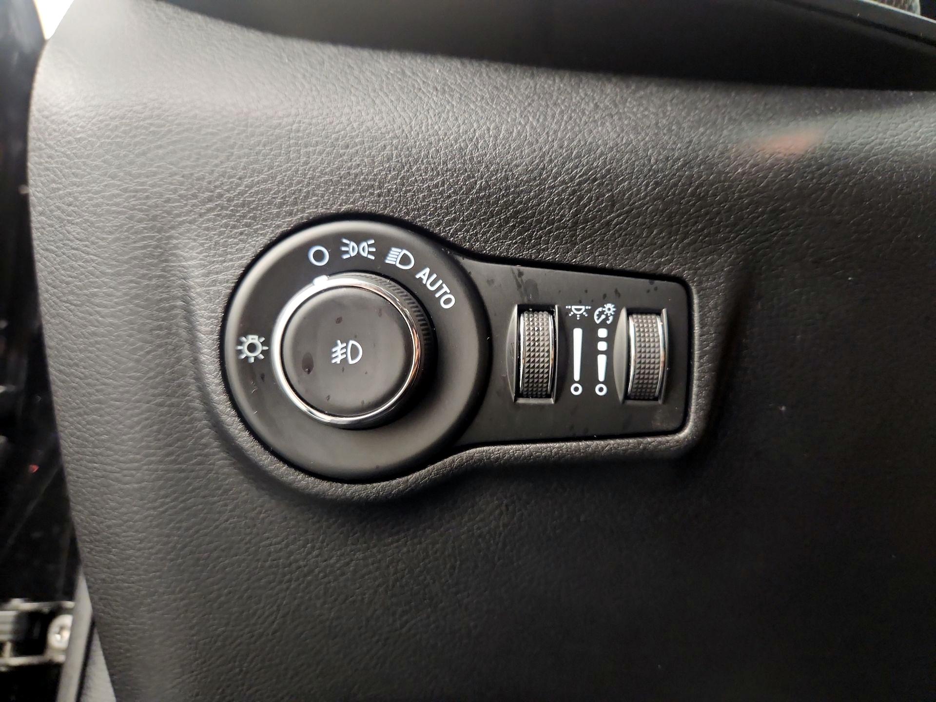 Thumbnail: 2022 Jeep Compass - 13