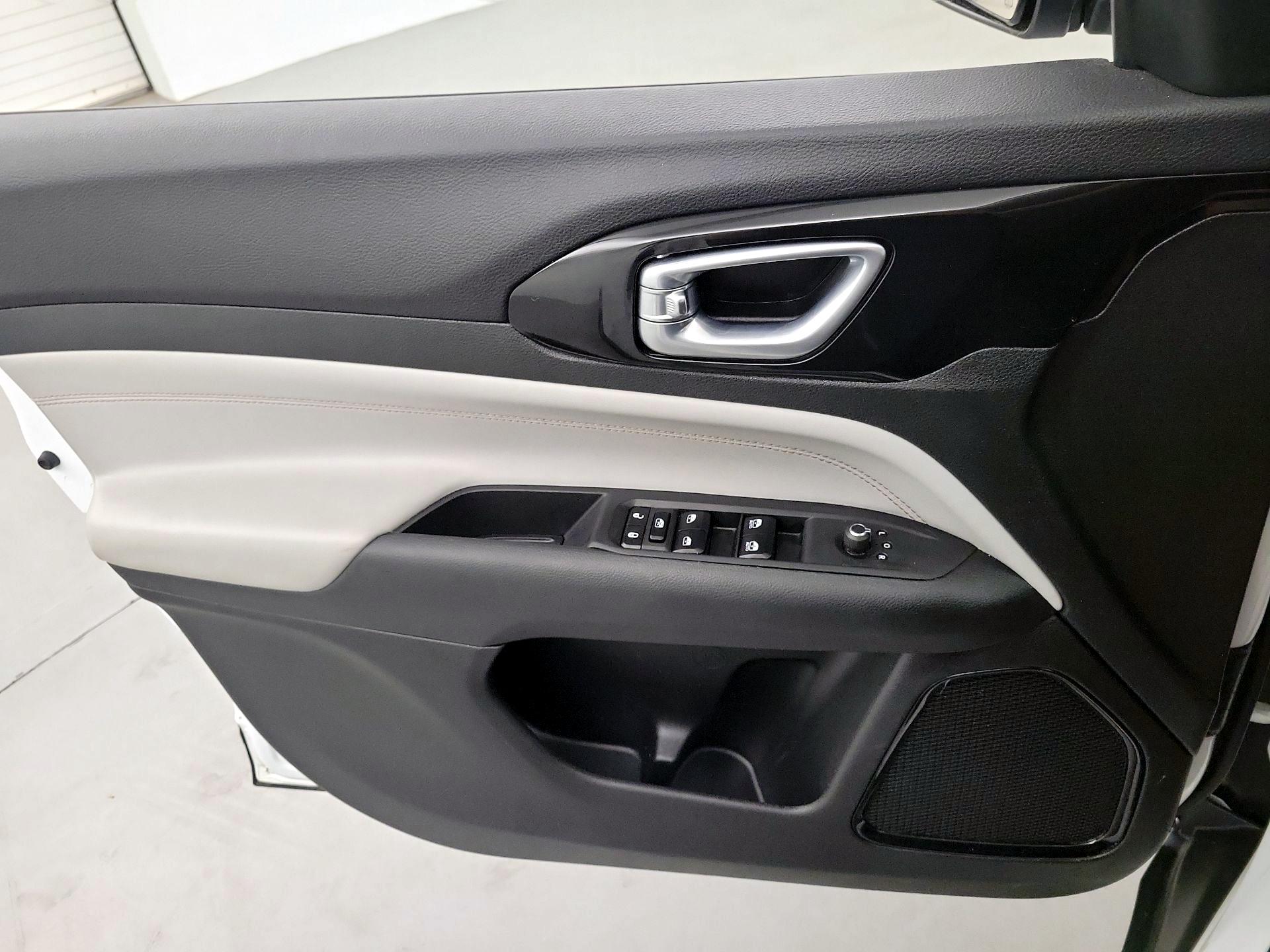 Thumbnail: 2022 Jeep Compass - 12