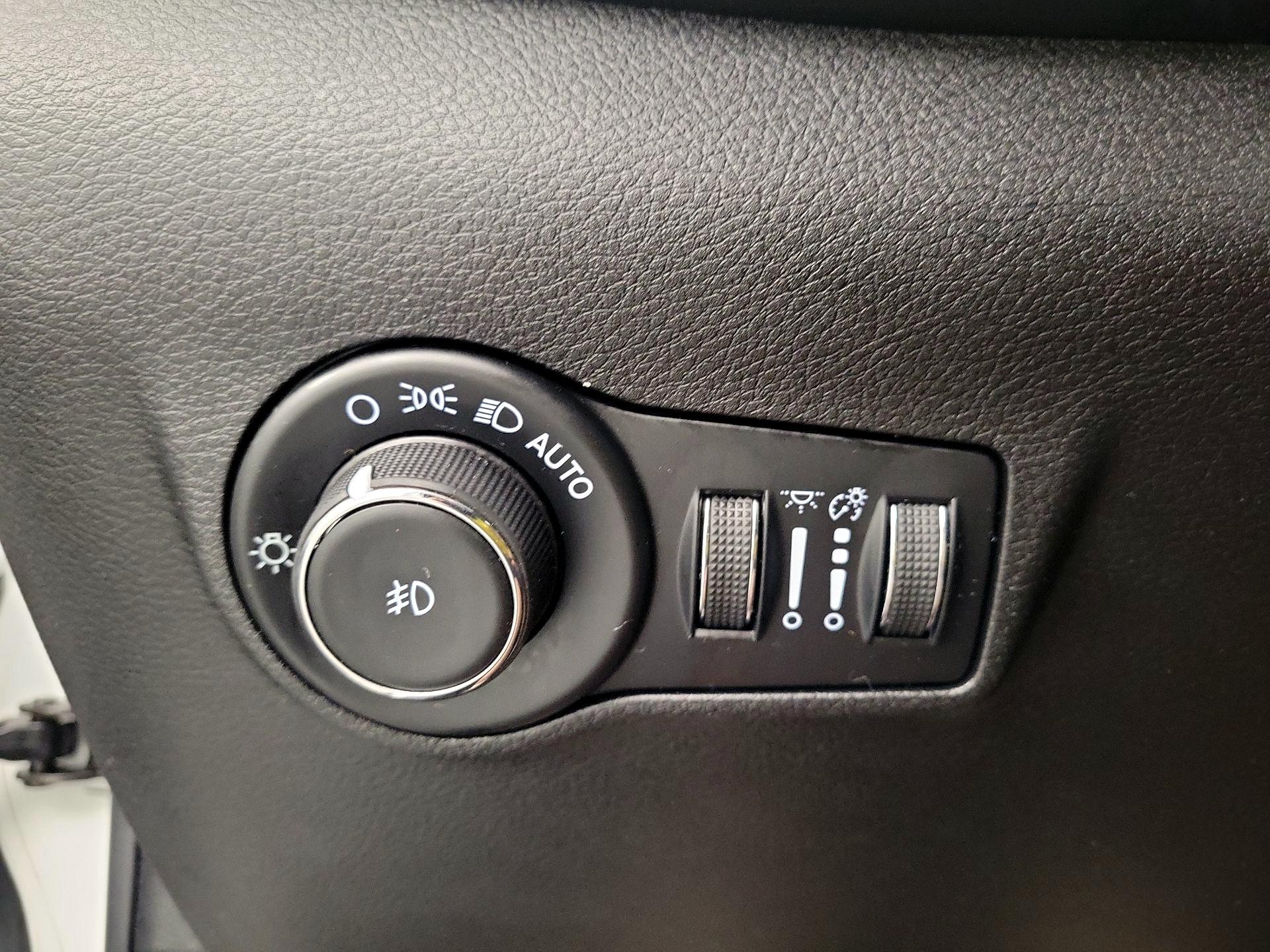 Thumbnail: 2022 Jeep Compass - 13