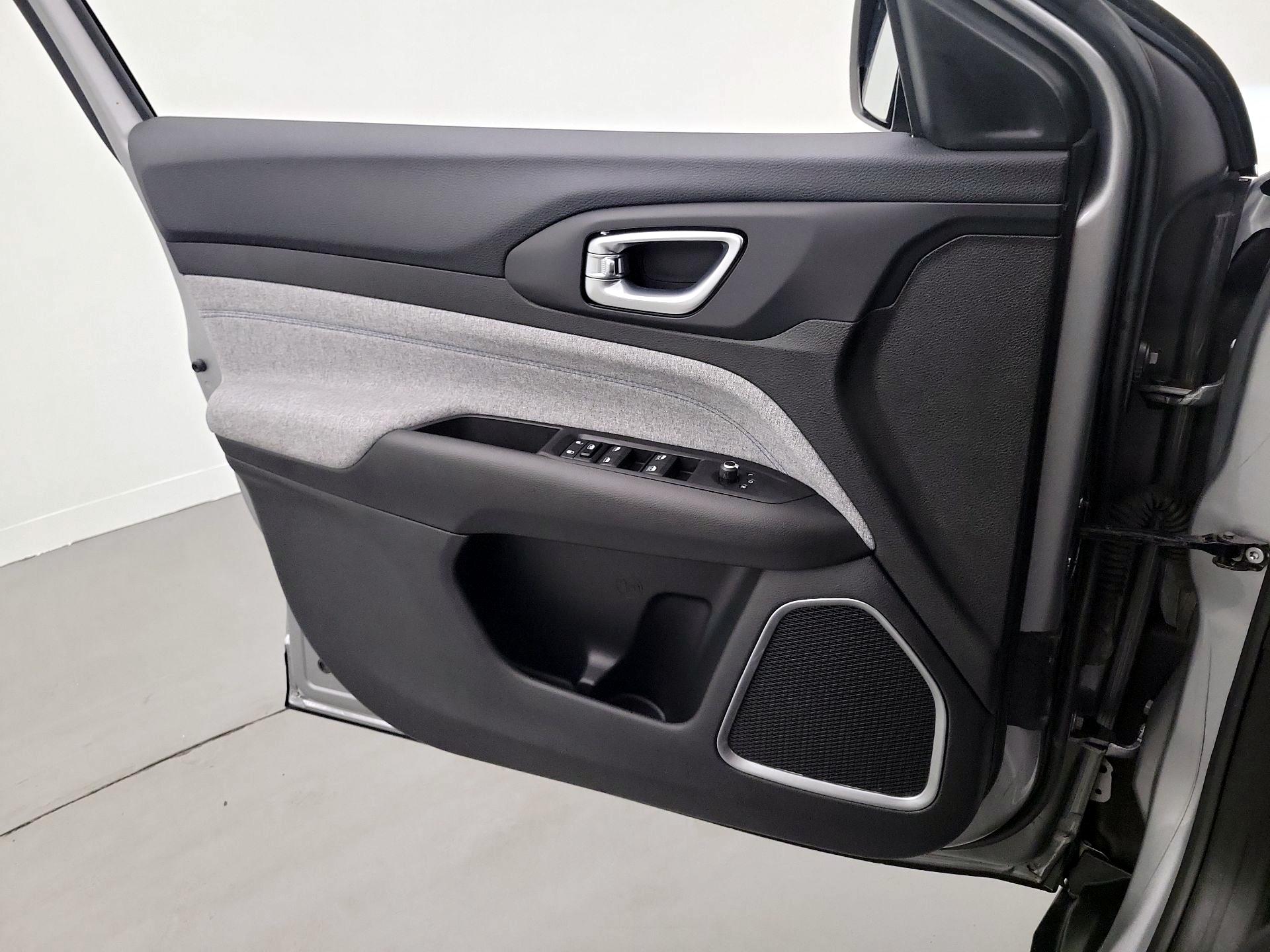 Thumbnail: 2022 Jeep Compass - 12