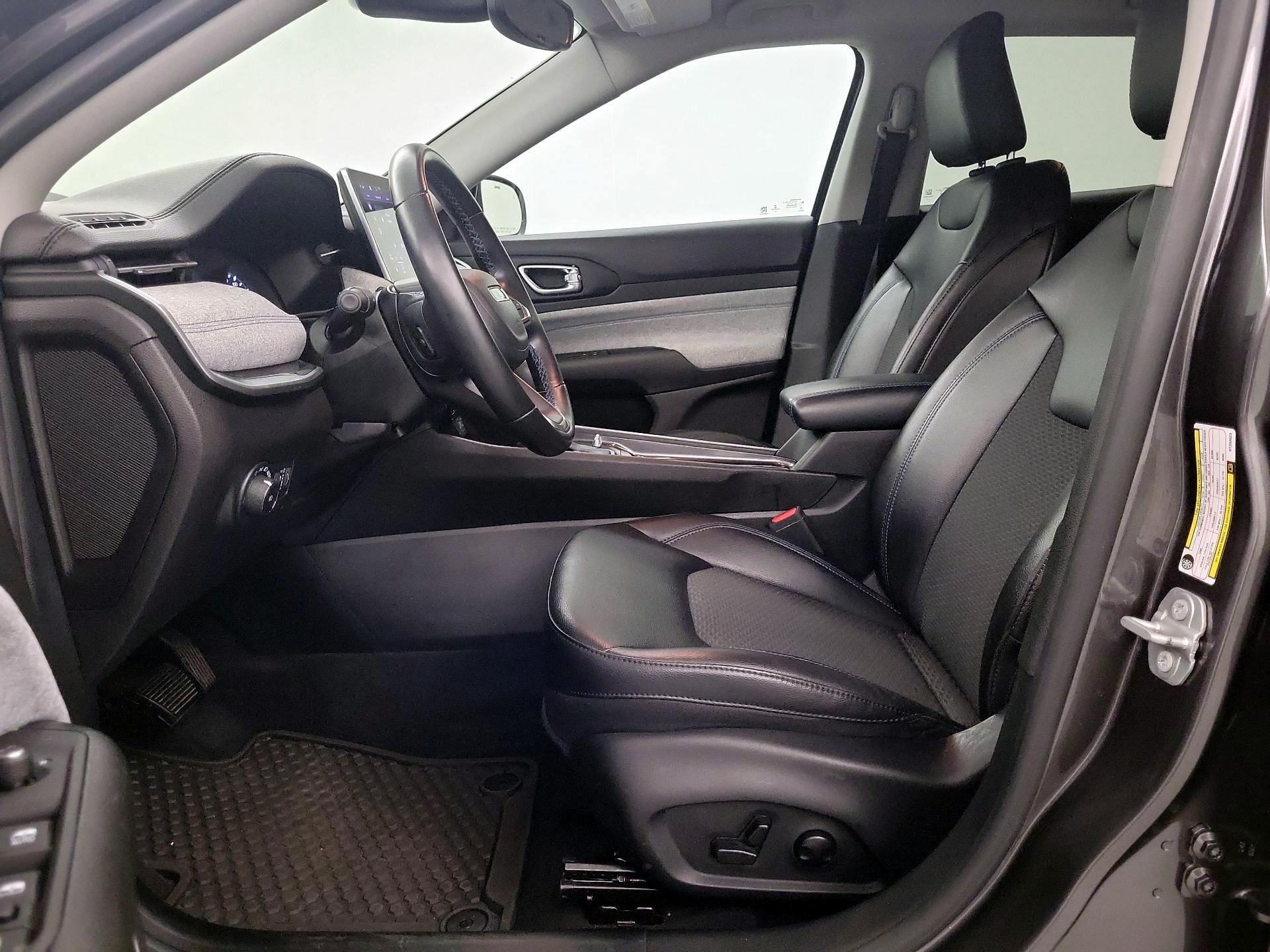 Thumbnail: 2022 Jeep Compass - 11