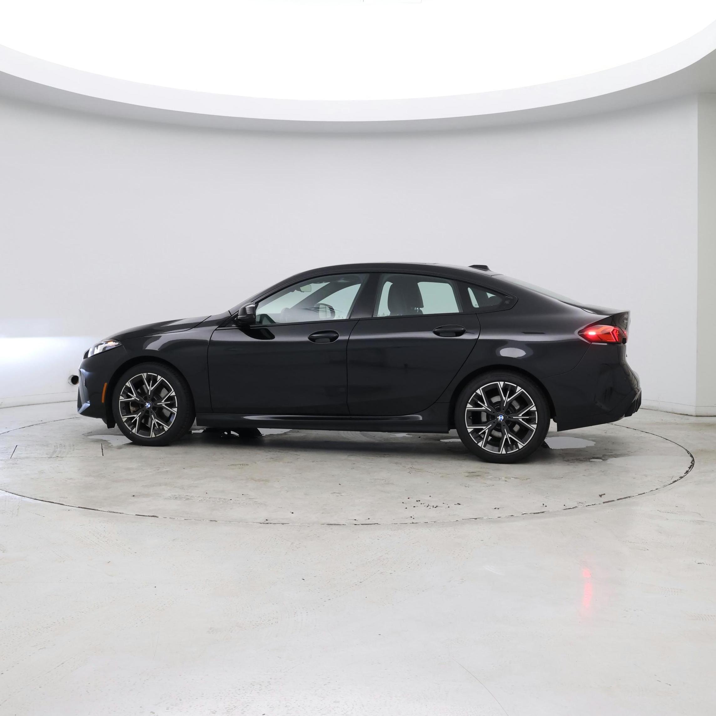 Thumbnail: 2025 BMW 2 Series - 3