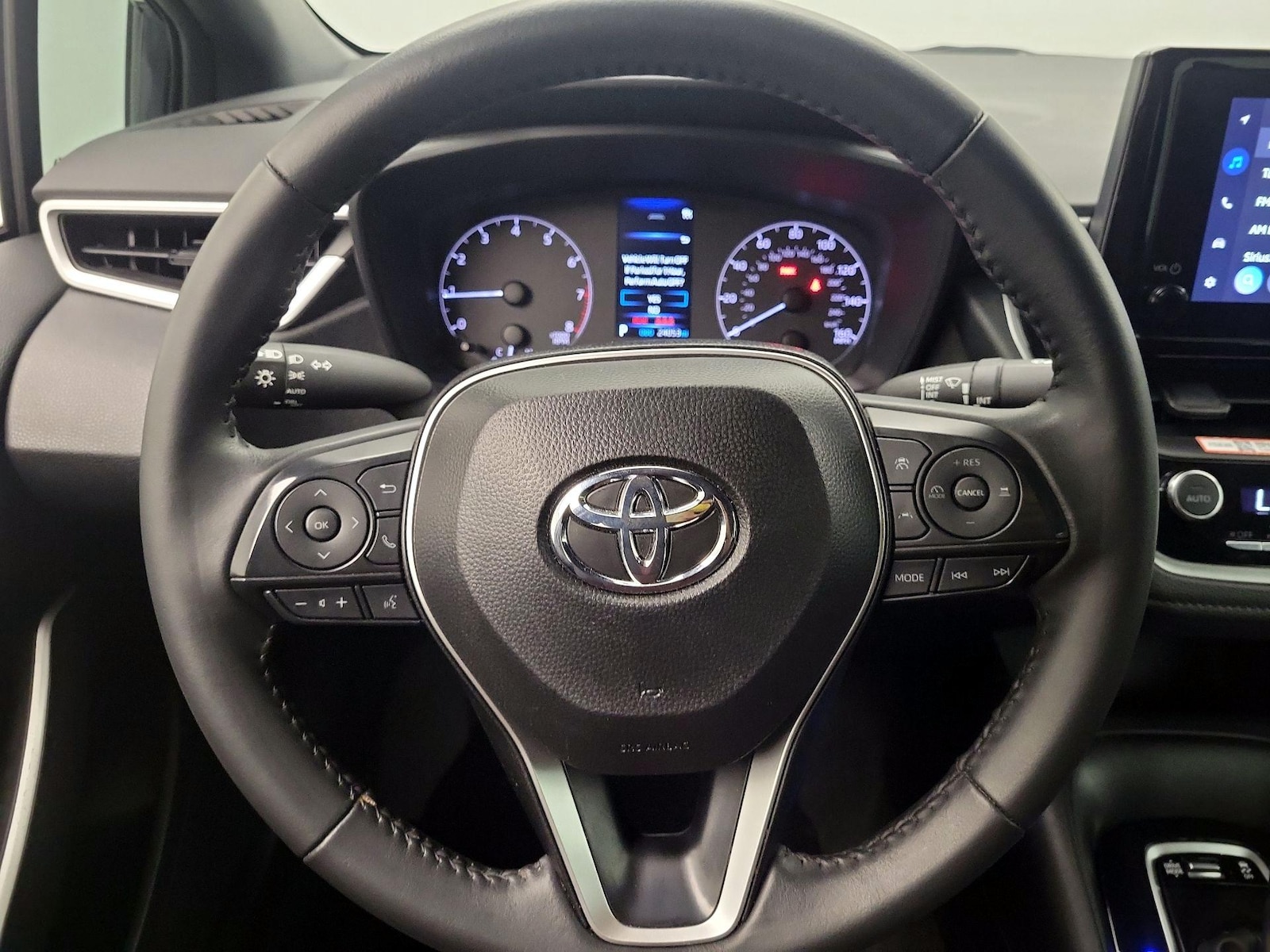 2025 Toyota Corolla SE - Photo 11